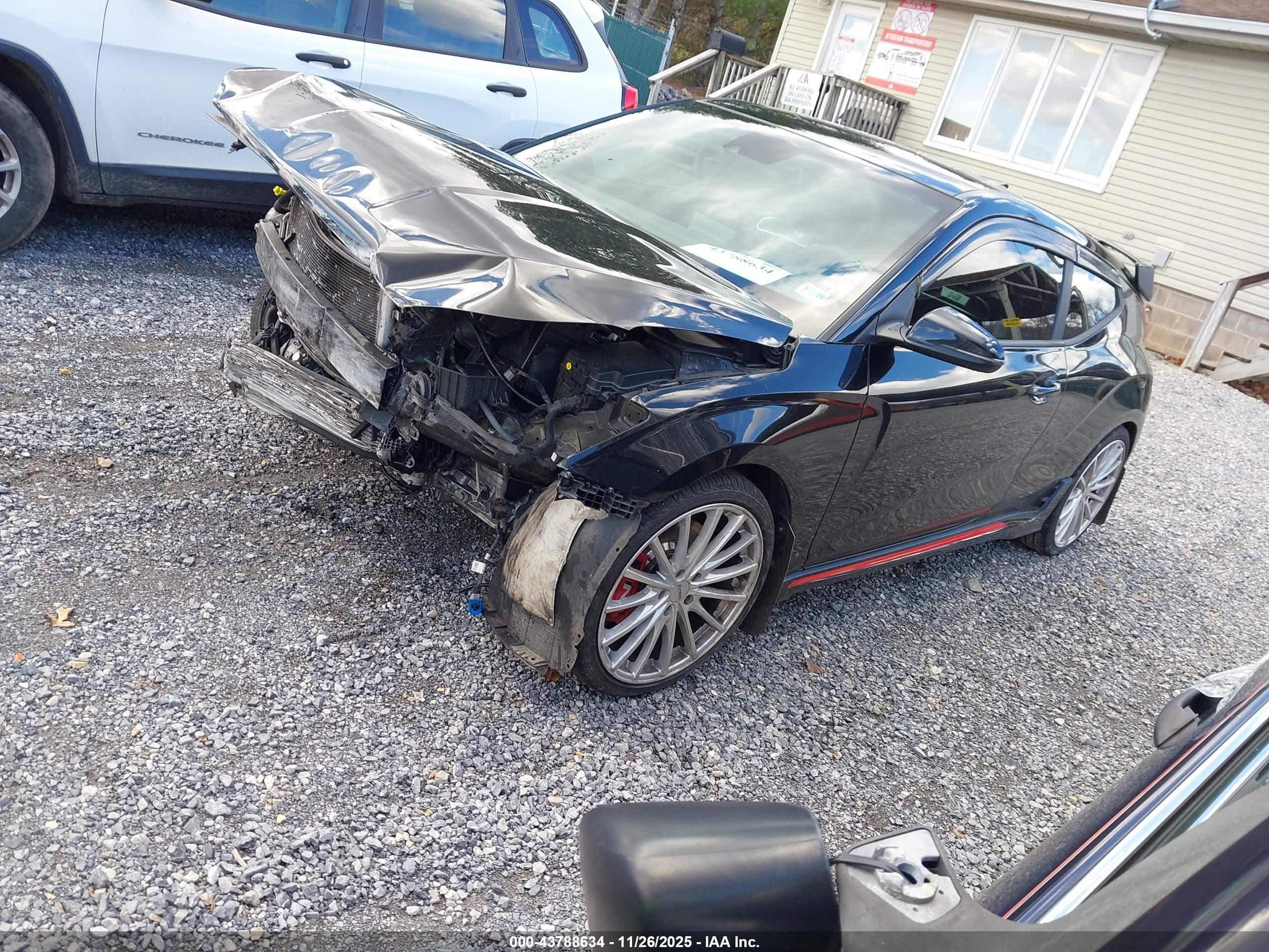 HYUNDAI VELOSTER image 2