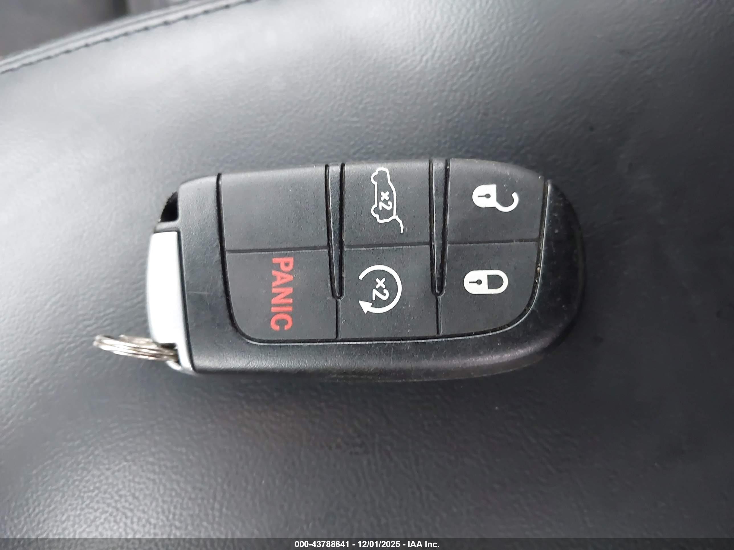JEEP GRAND image 11