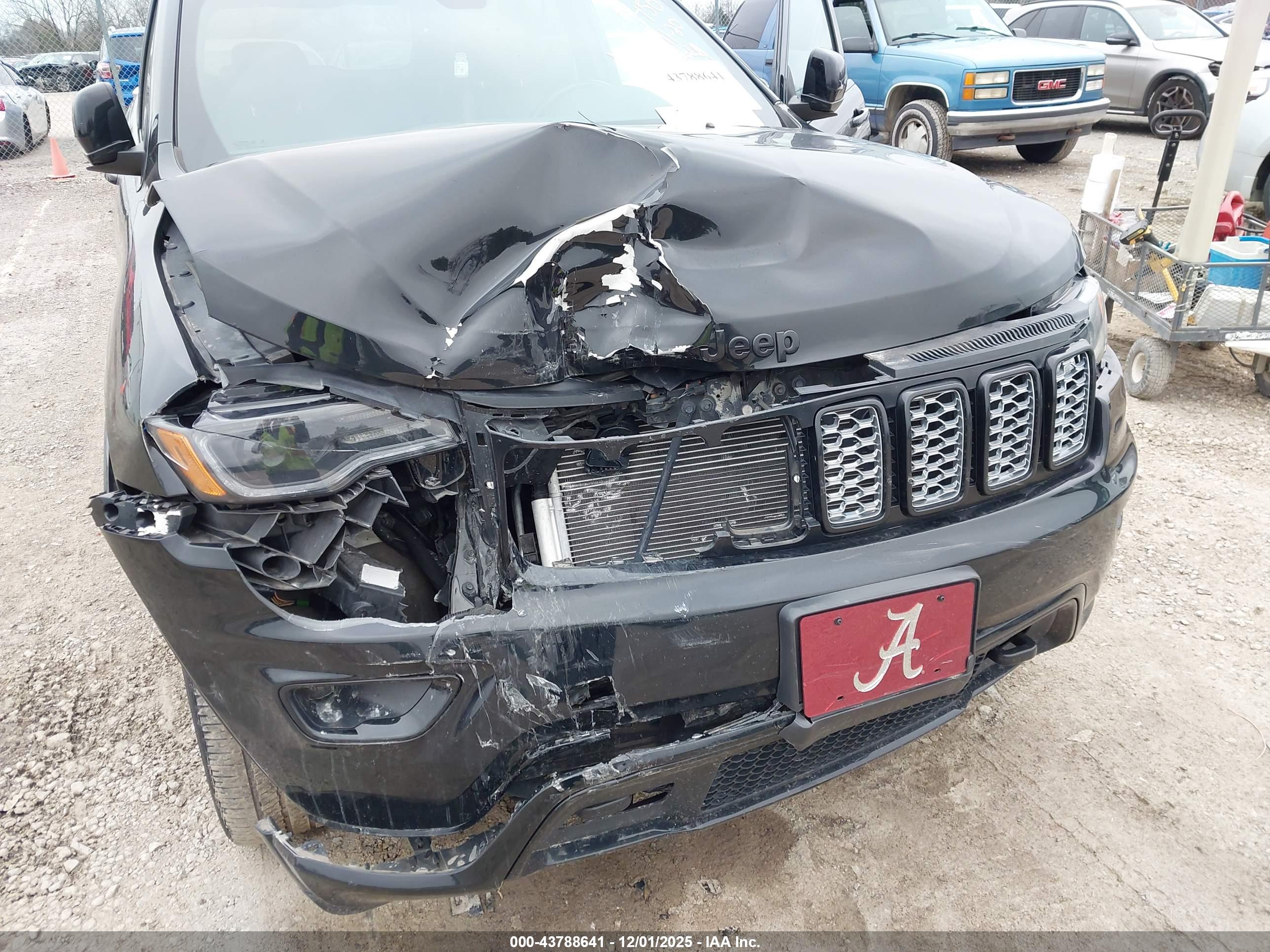 JEEP GRAND image 6