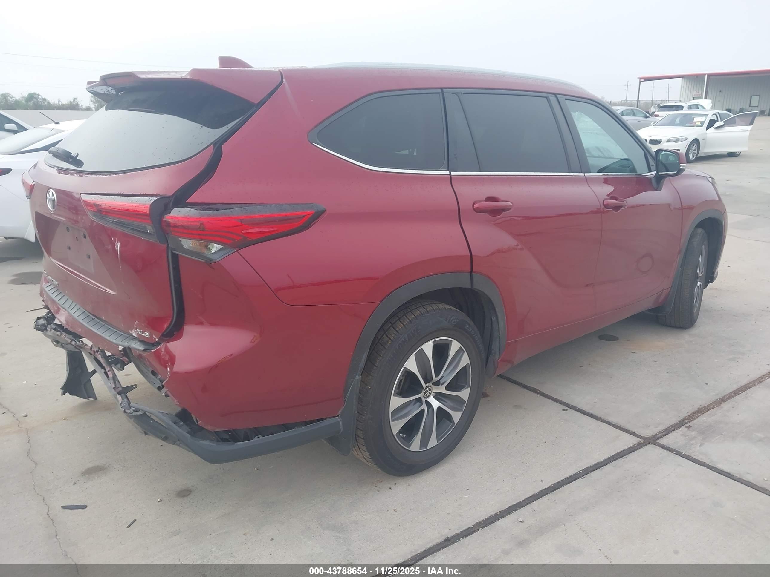 TOYOTA HIGHLANDER image 4