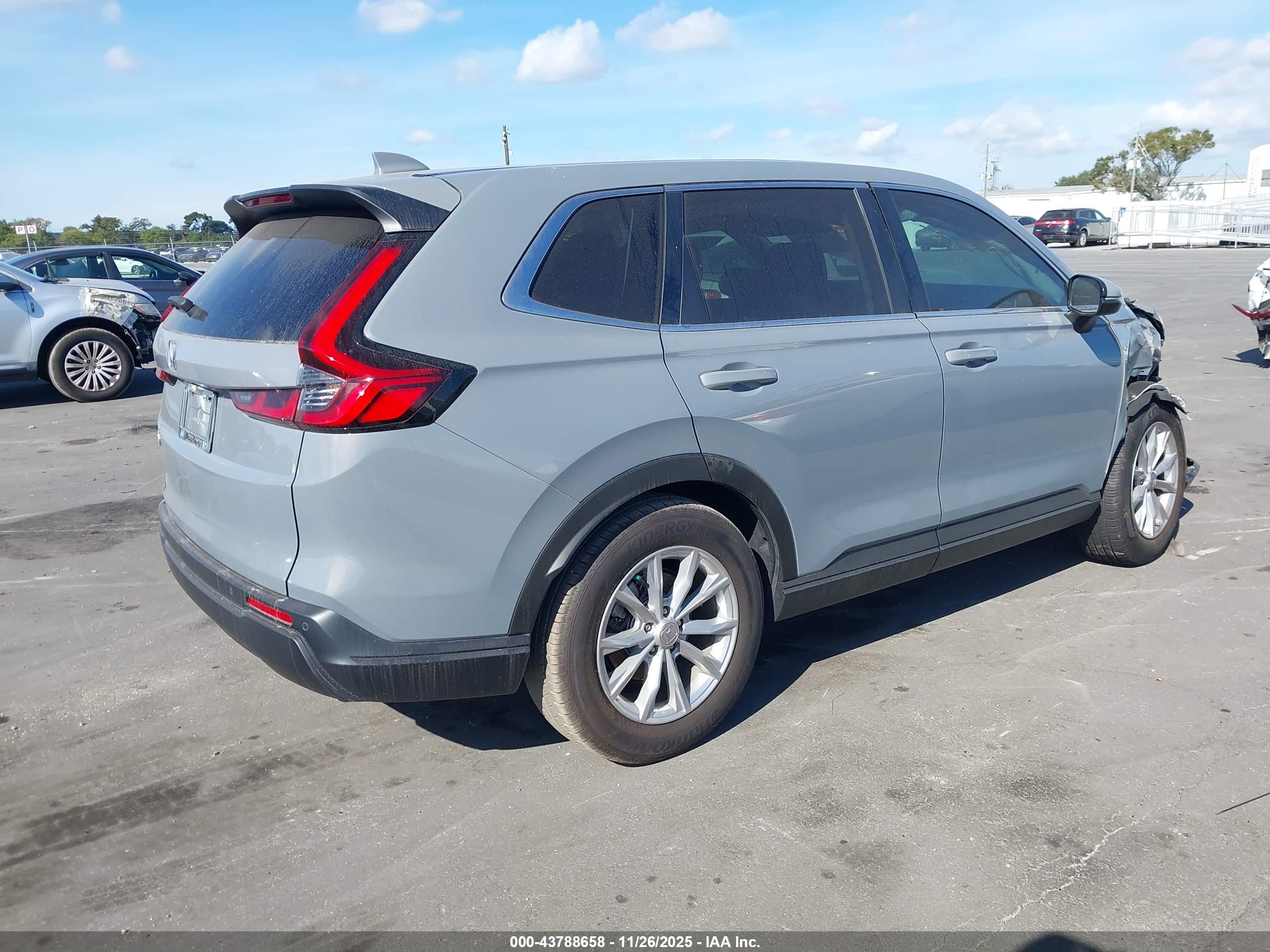 HONDA CR-V image 4