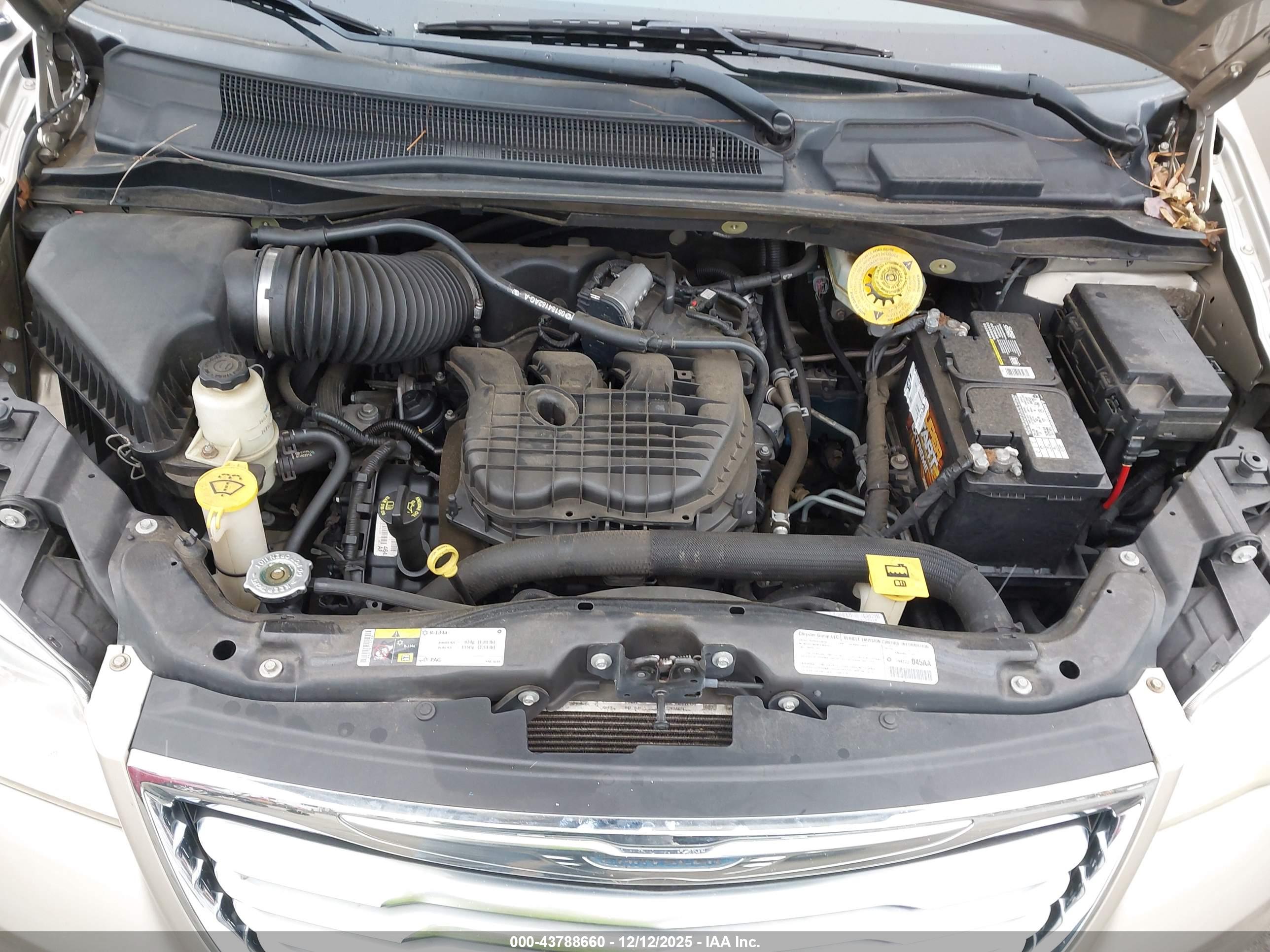 CHRYSLER TOWN image 10