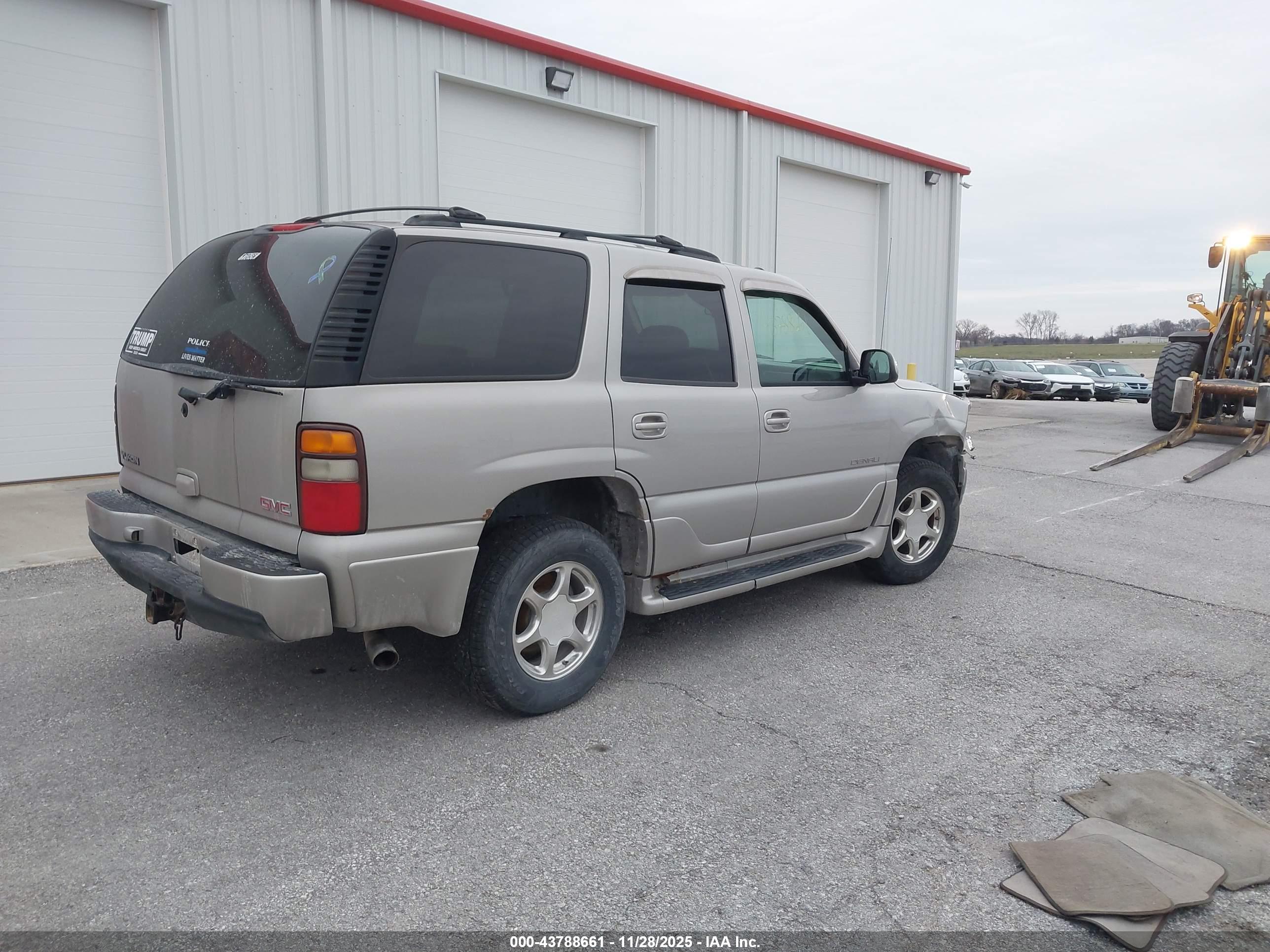GMC YUKON image 4