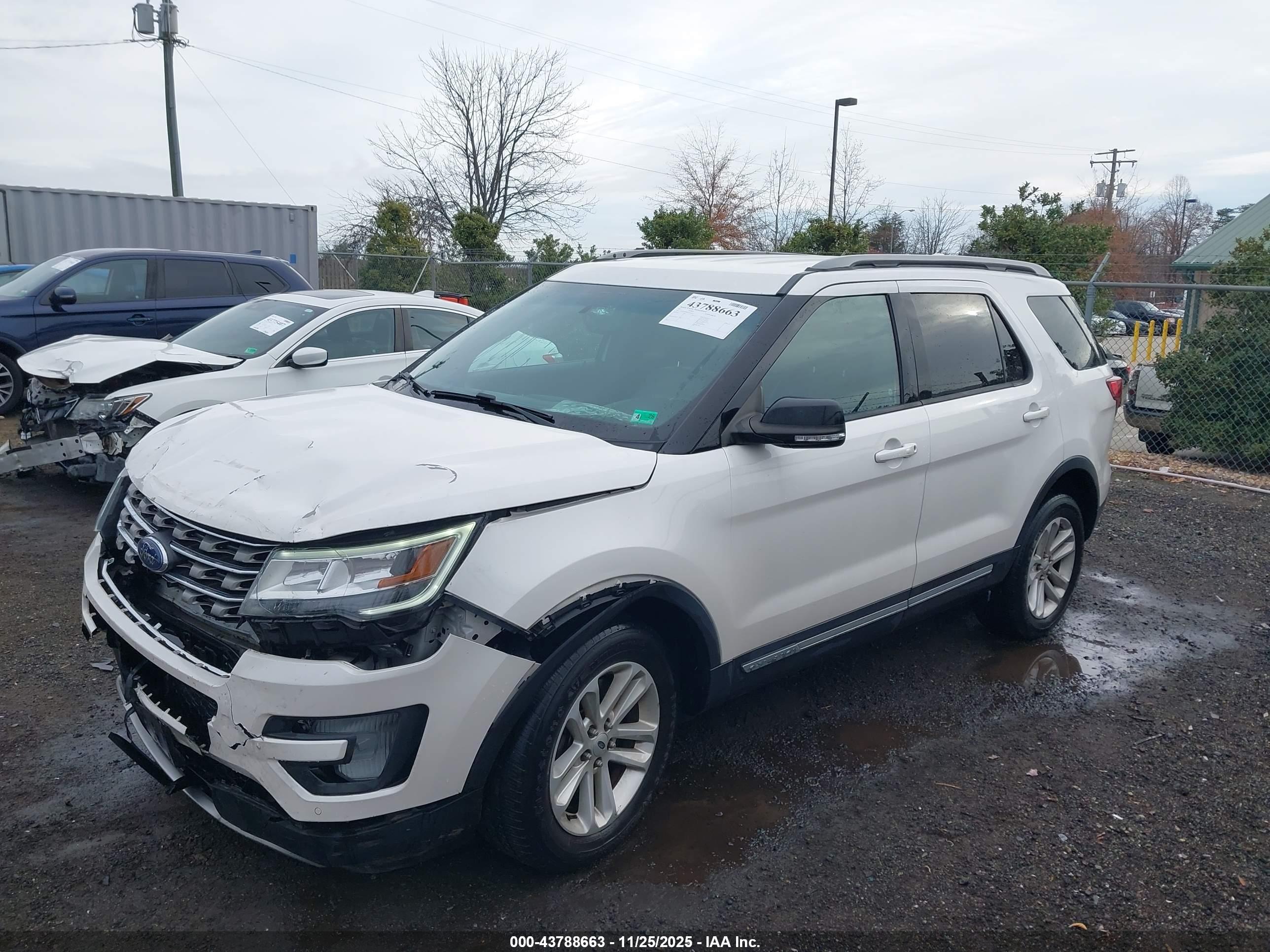 FORD EXPLORER image 2