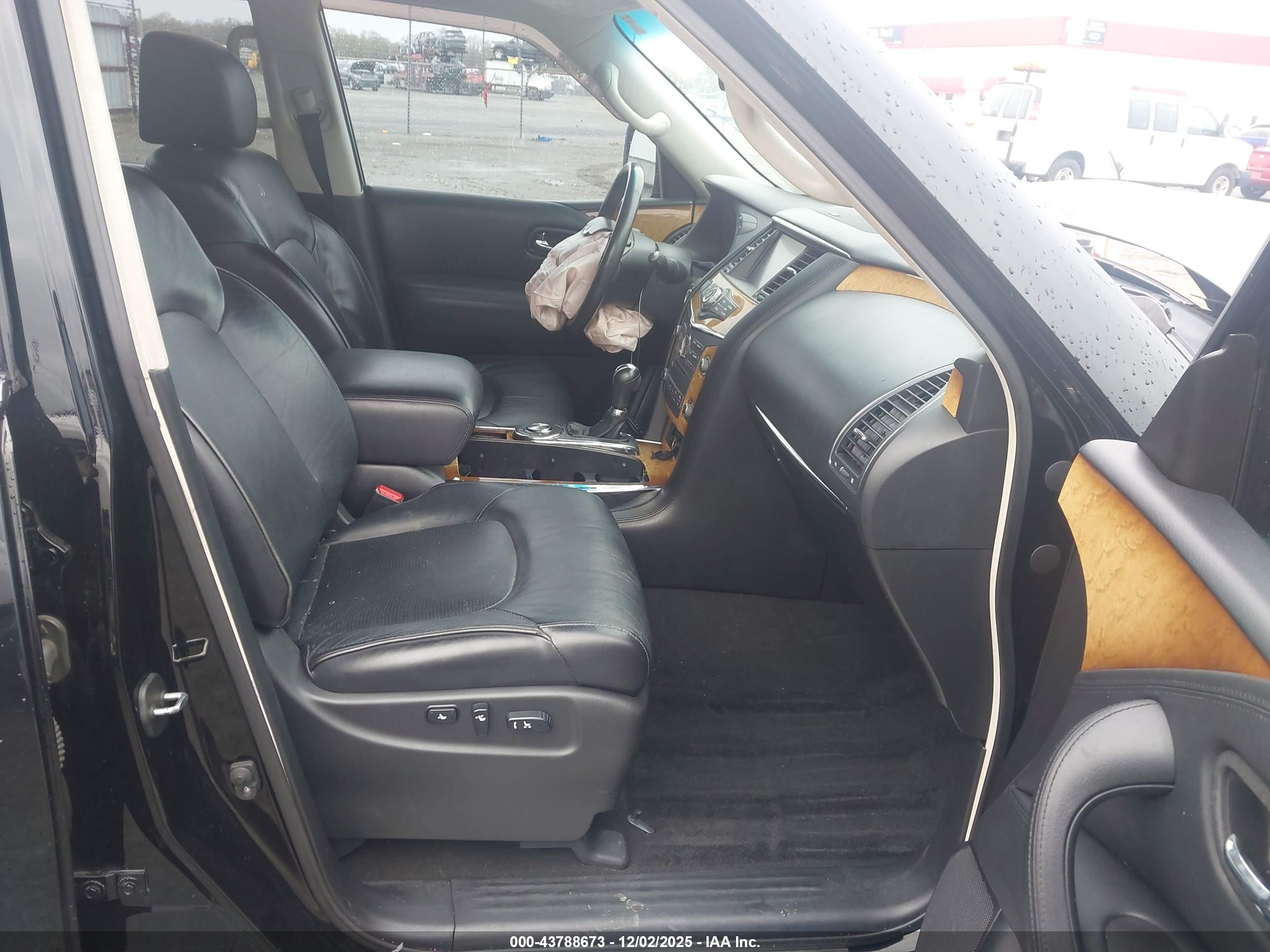 INFINITI QX80 image 5