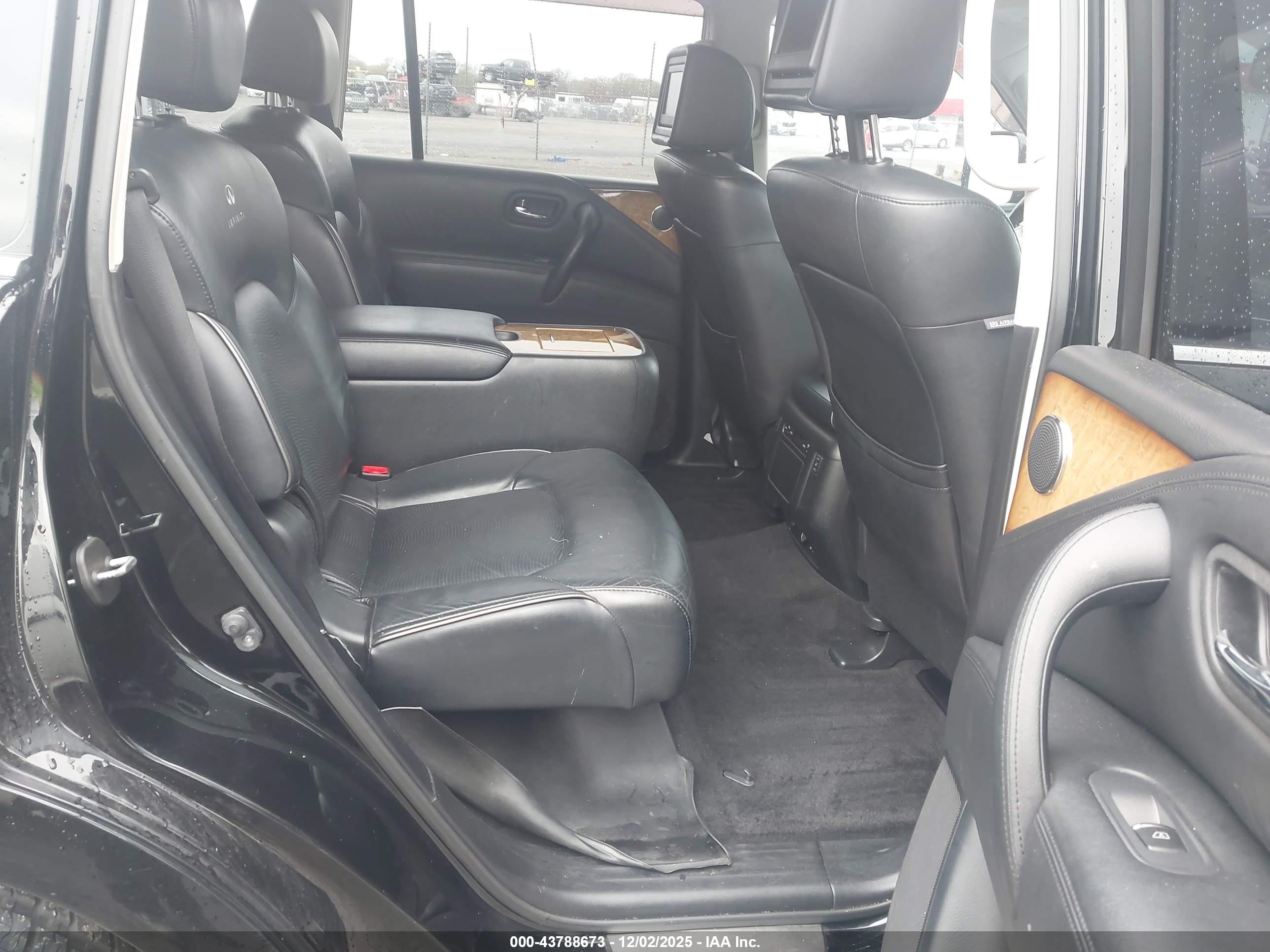 INFINITI QX80 image 8