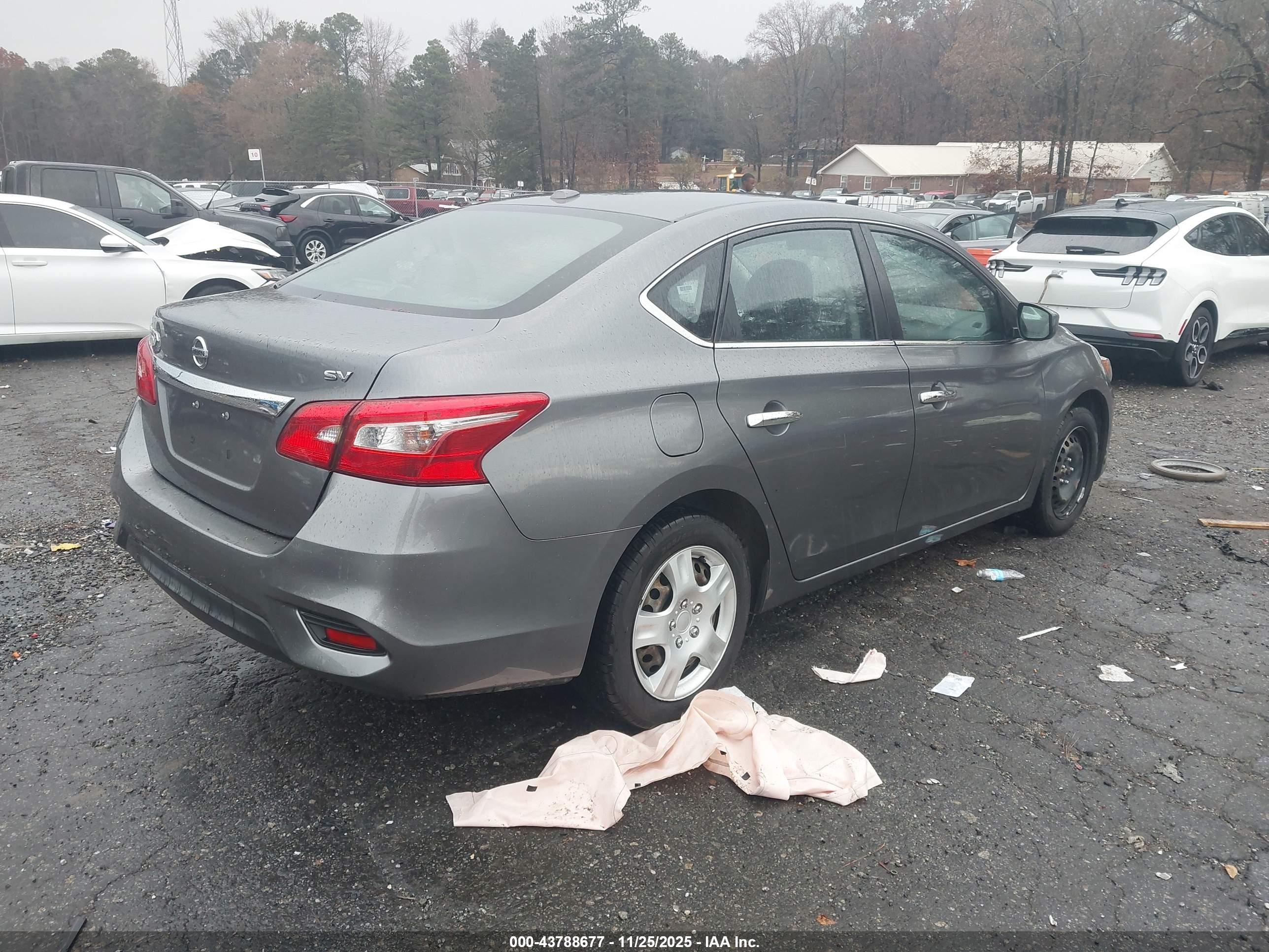 NISSAN SENTRA image 4