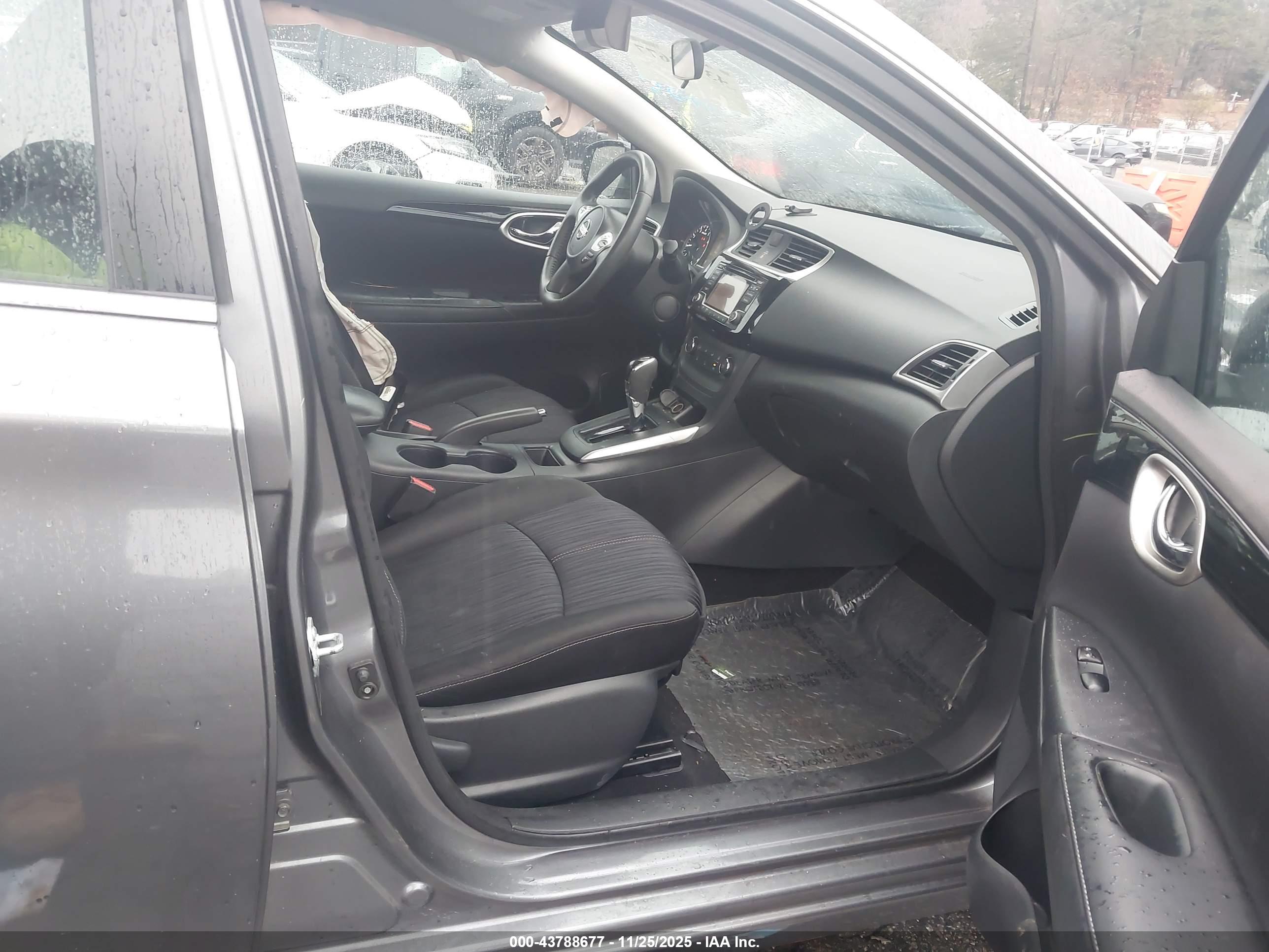 NISSAN SENTRA image 5