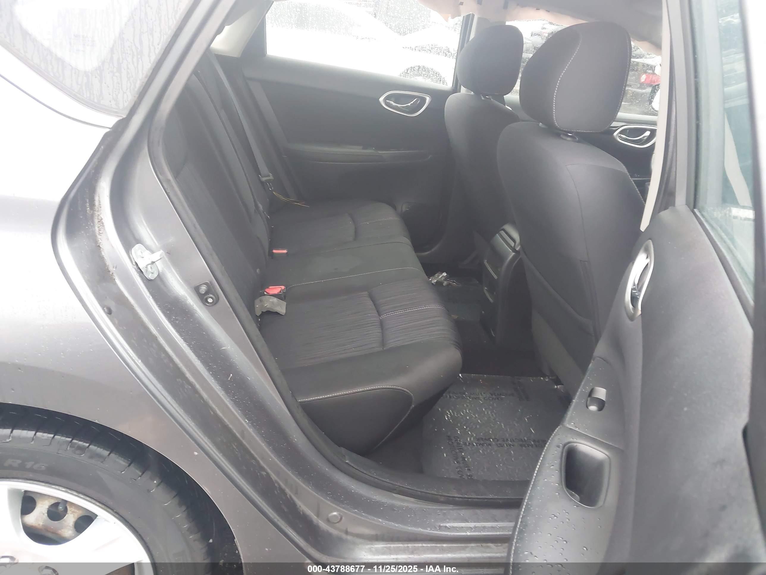 NISSAN SENTRA image 8