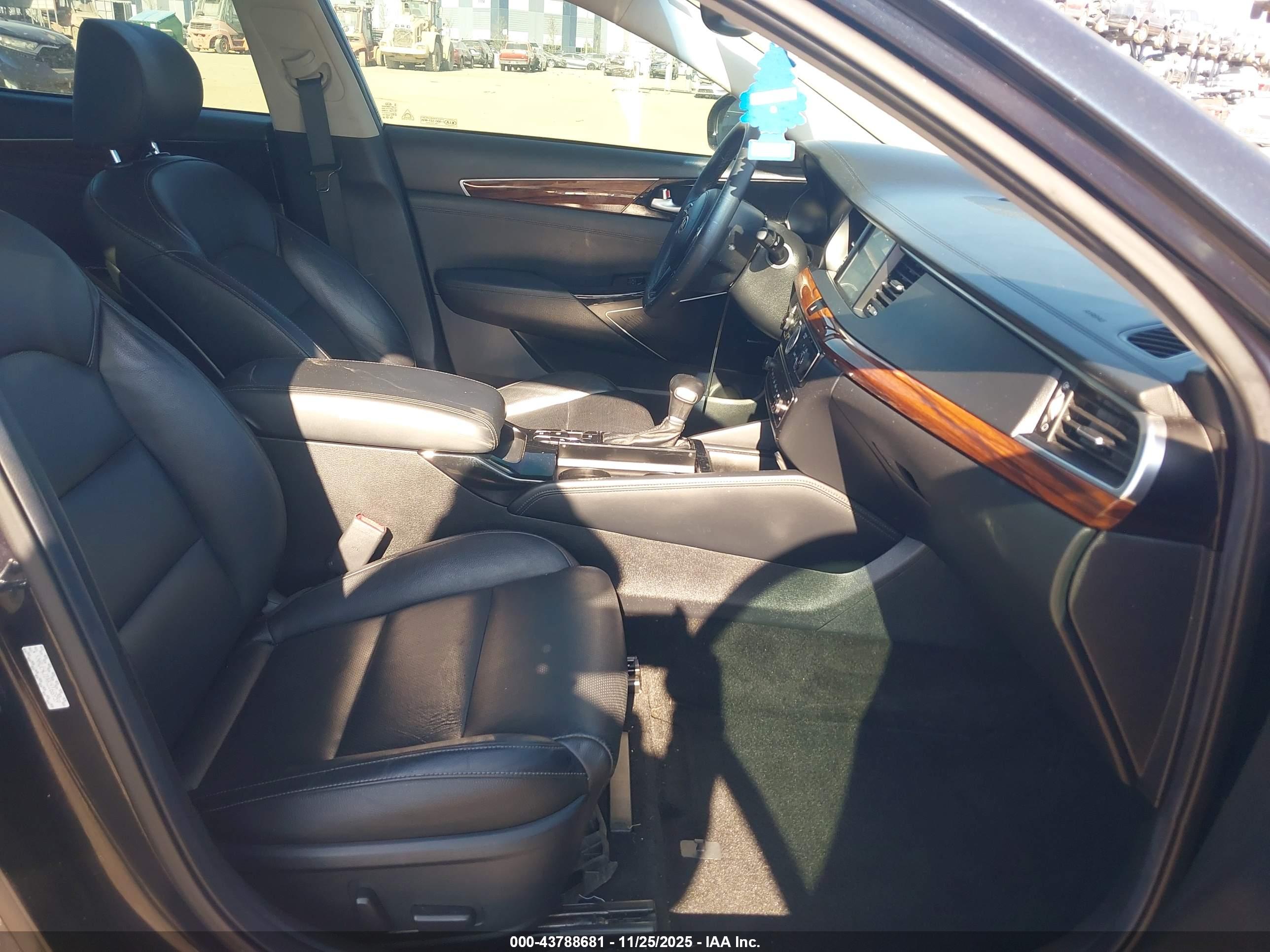KIA CADENZA image 5