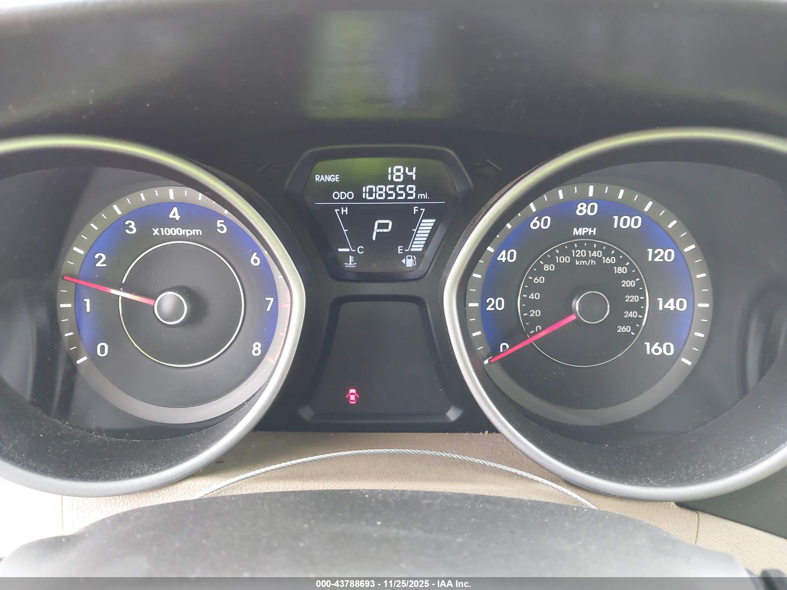 HYUNDAI ELANTRA image 7