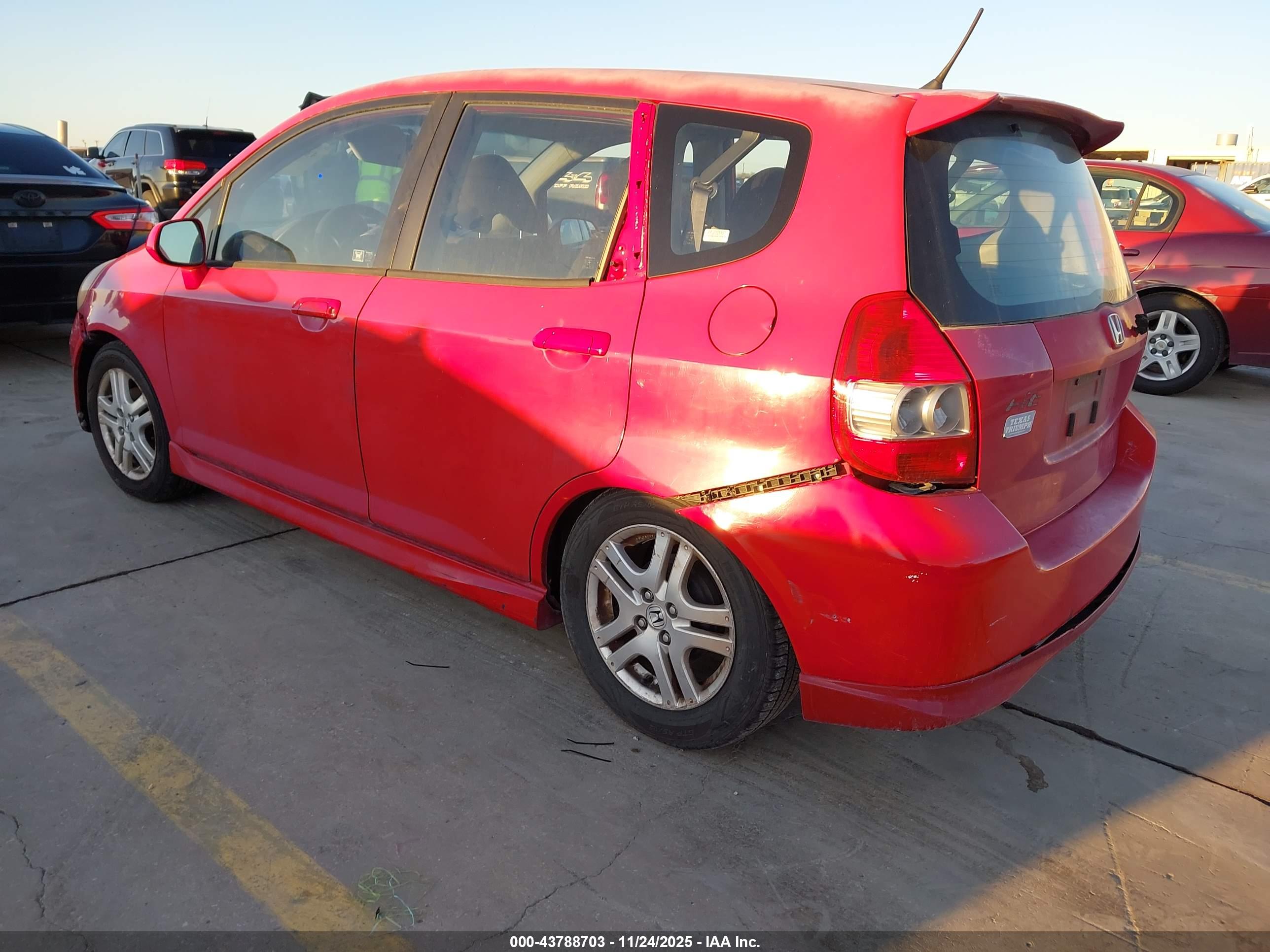 HONDA FIT image 3