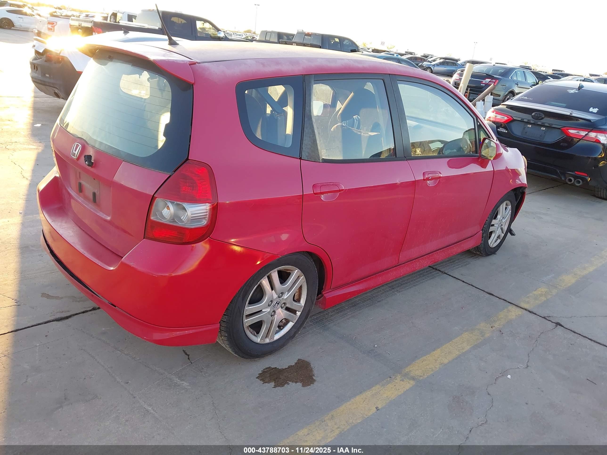 HONDA FIT image 4