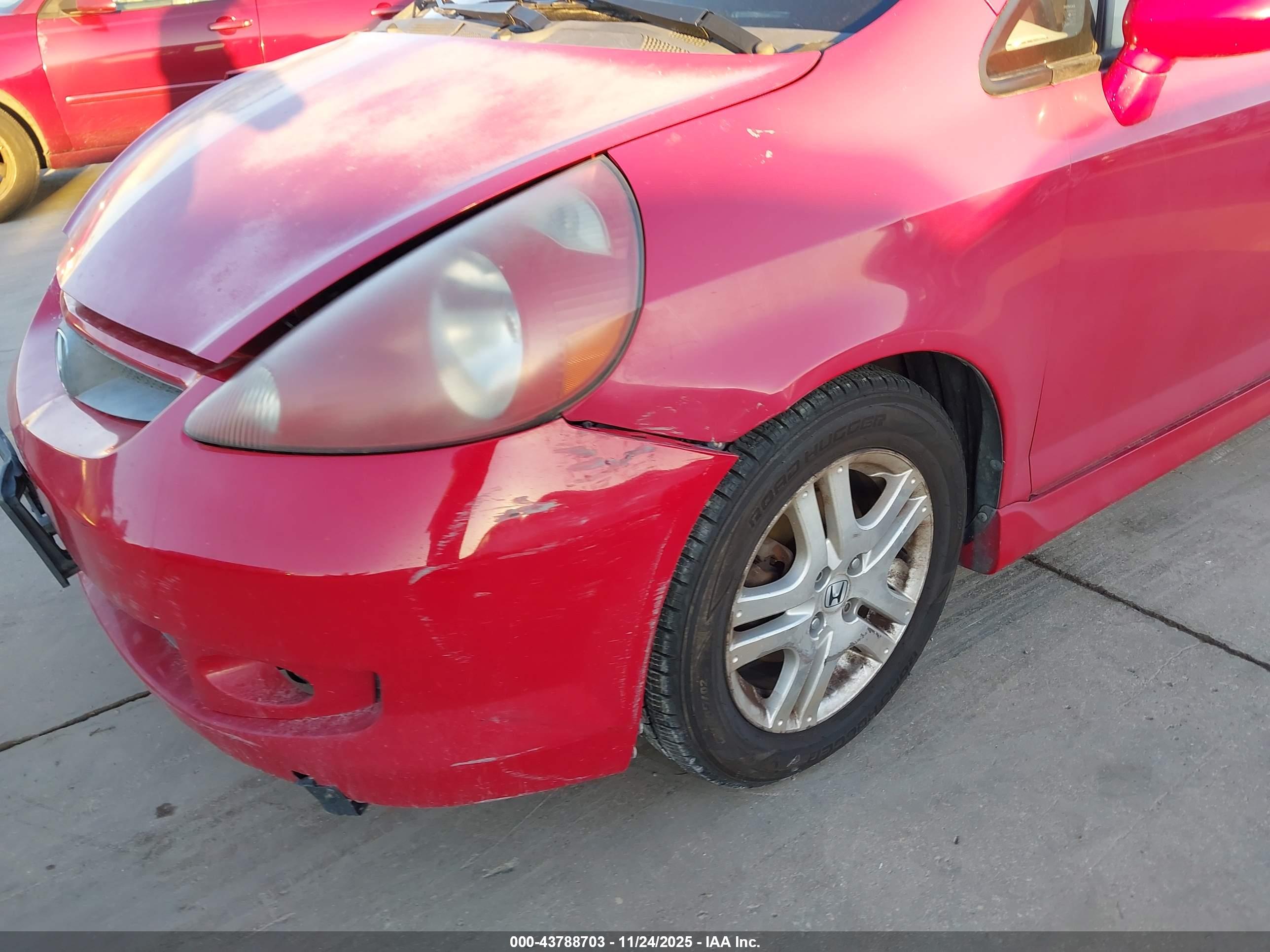 HONDA FIT image 6