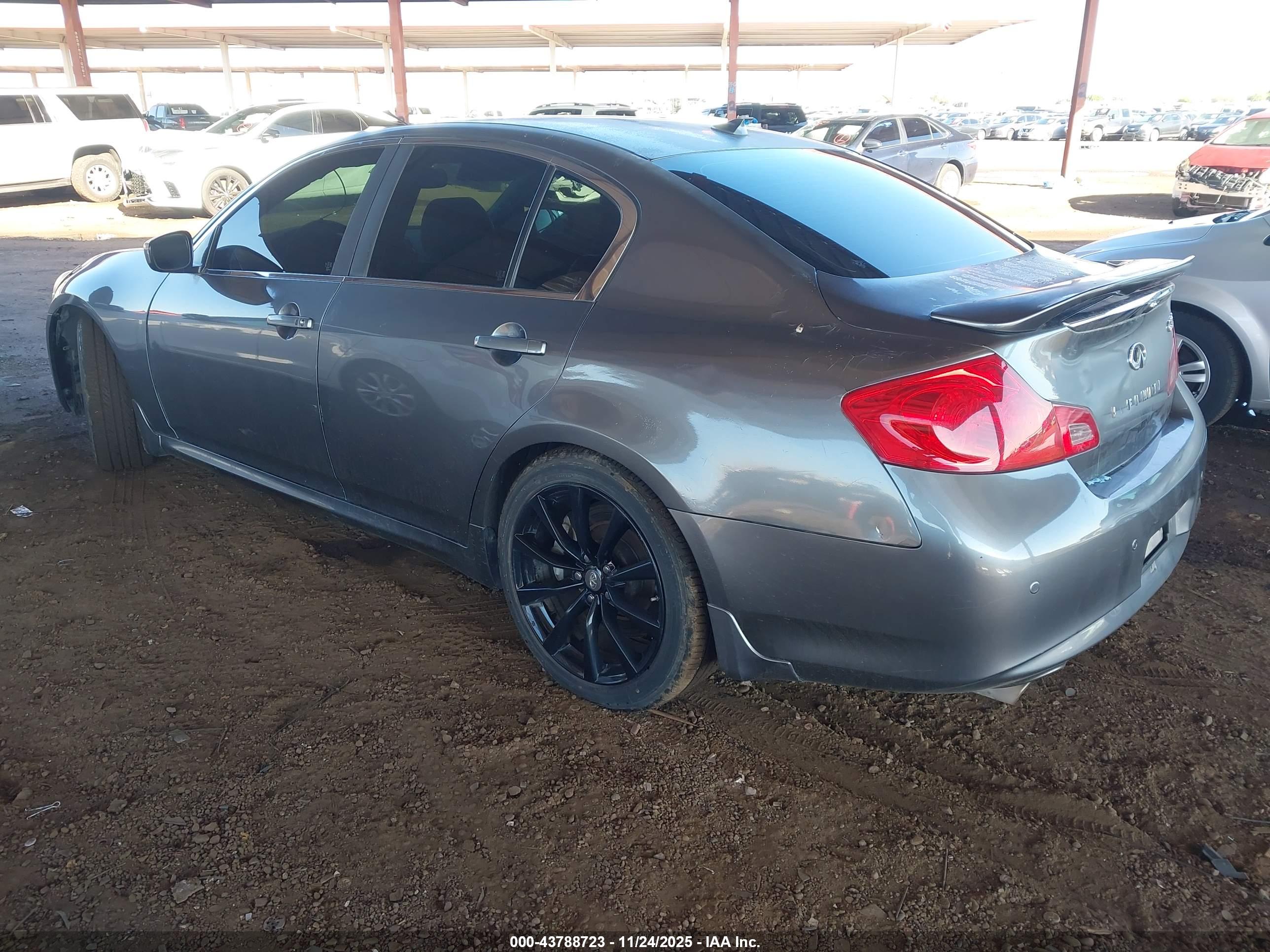 INFINITI G37 image 3