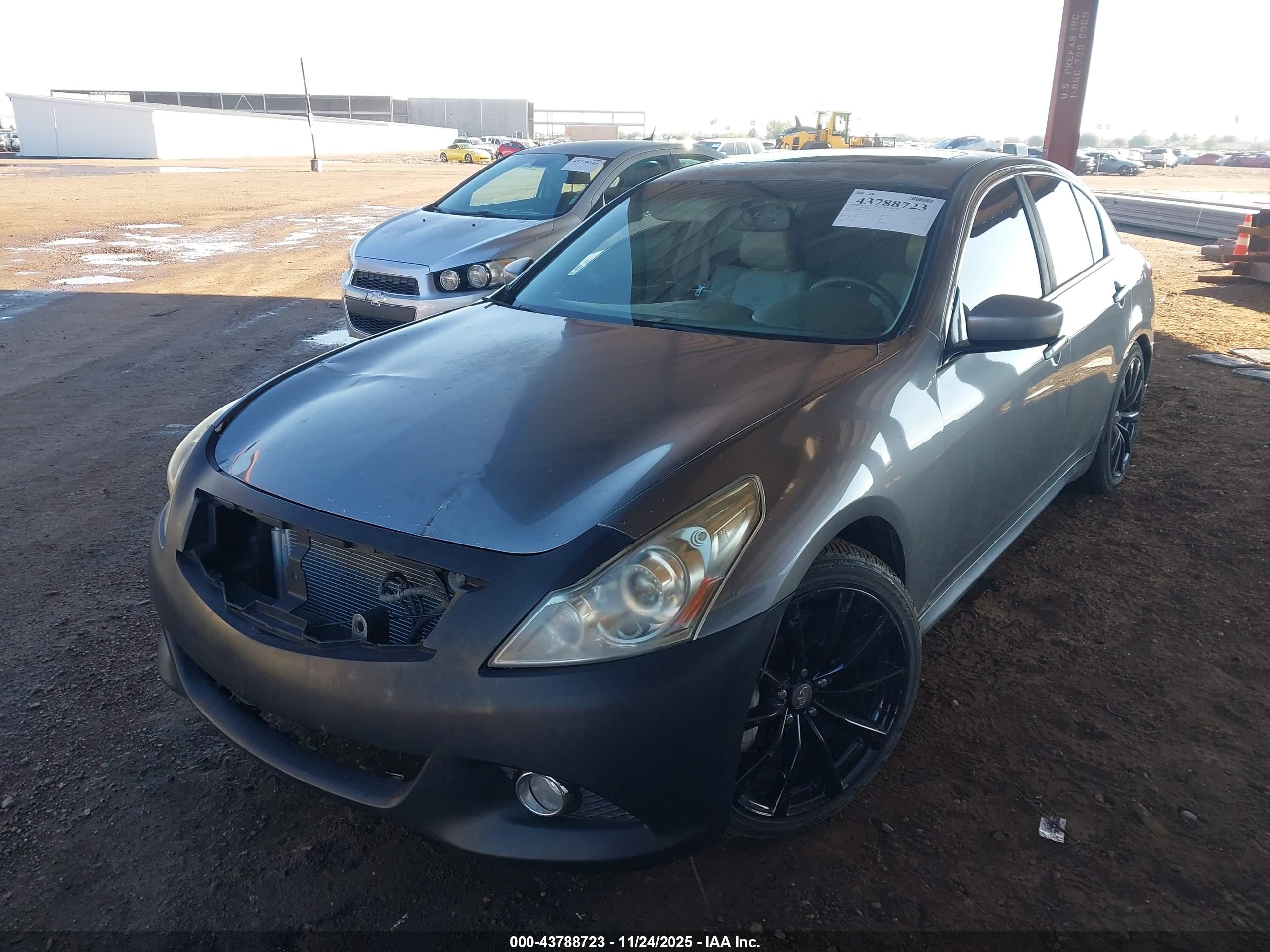 INFINITI G37 image 6