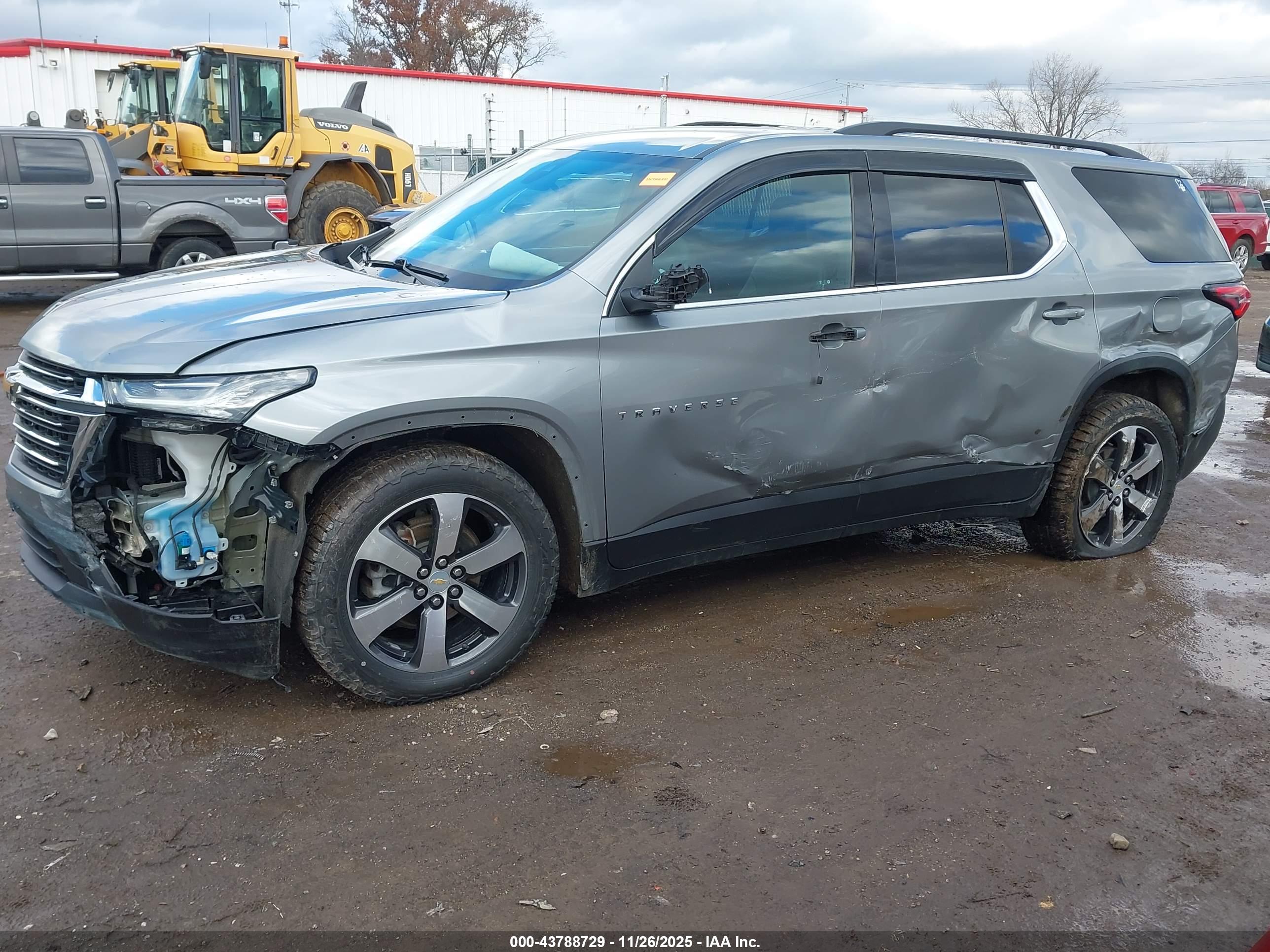 CHEVROLET TRAVERSE image 6
