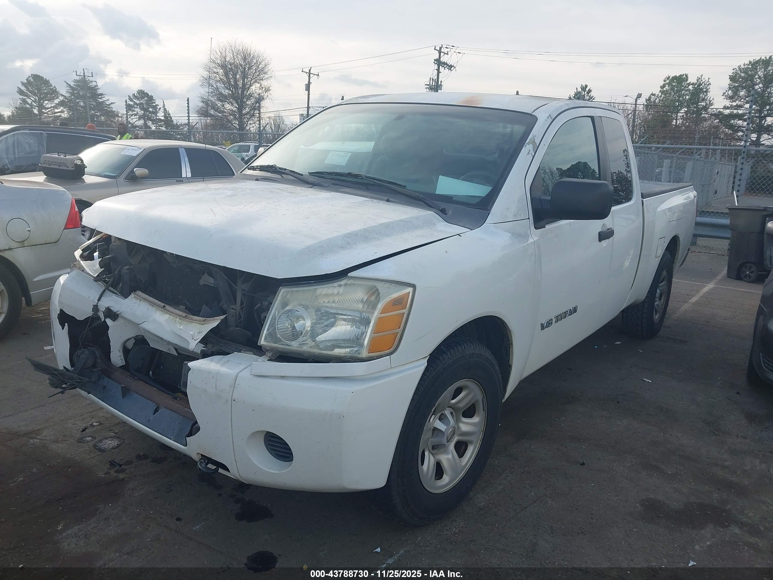 NISSAN TITAN image 2