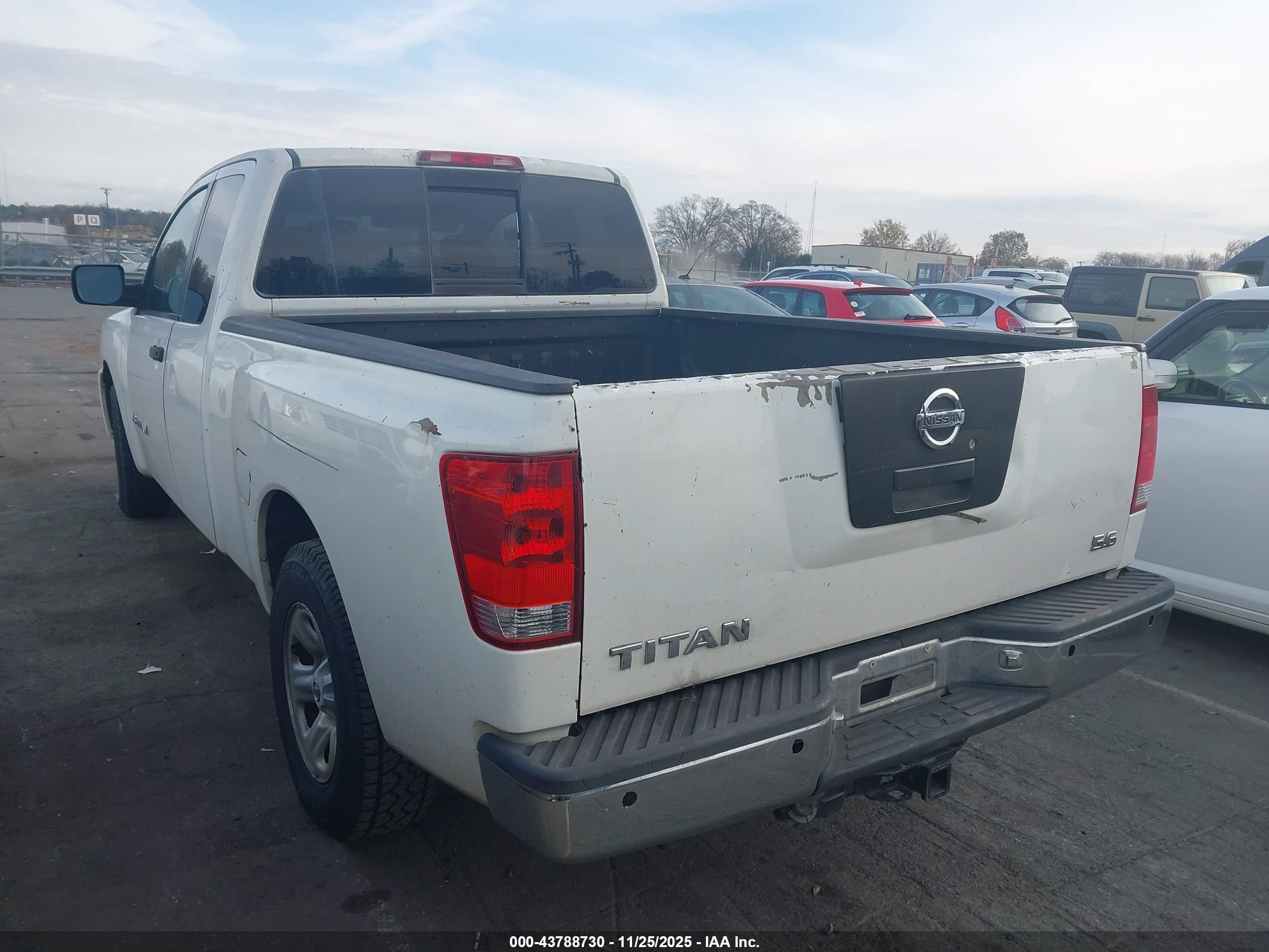 NISSAN TITAN image 3