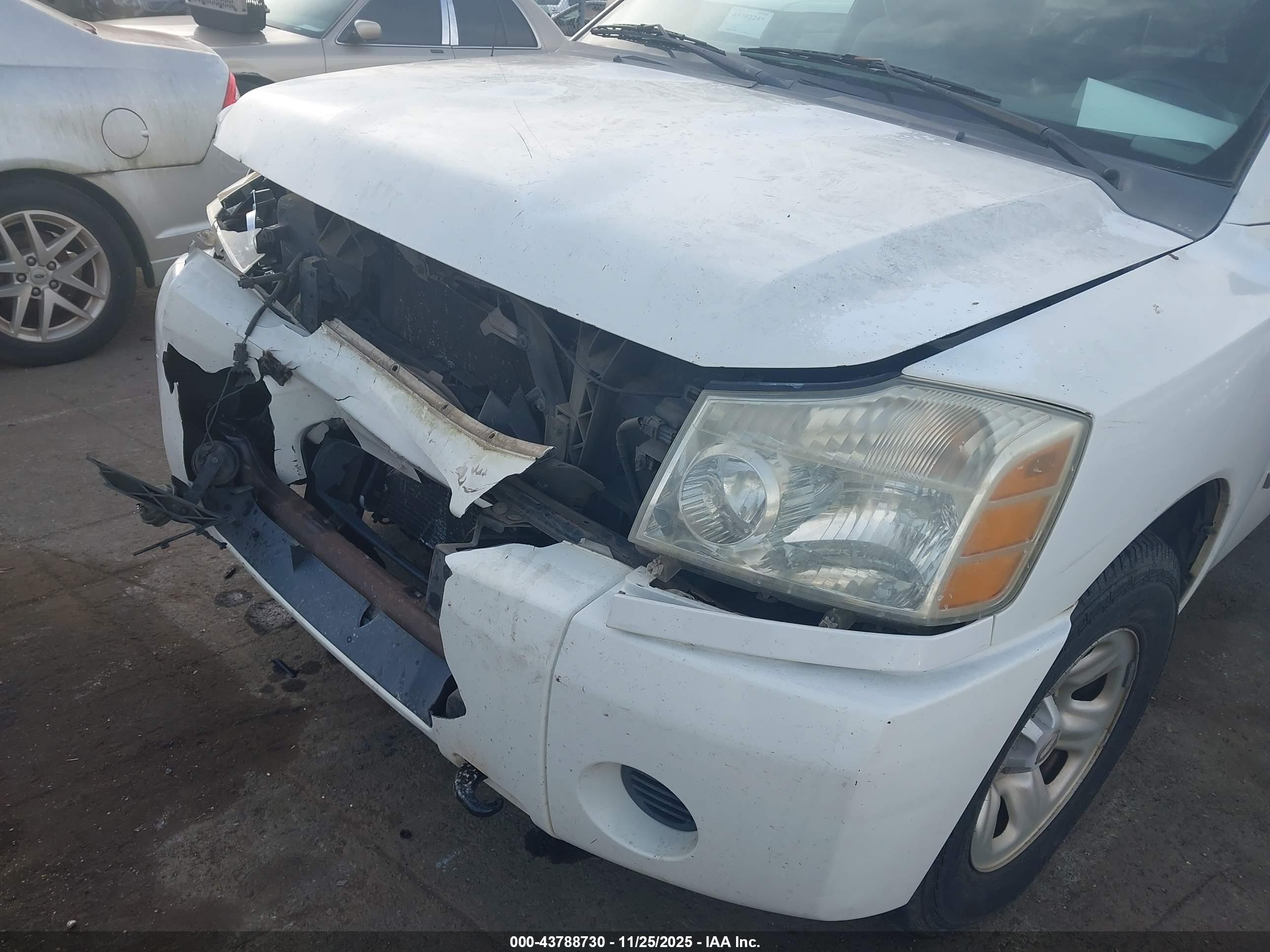 NISSAN TITAN image 6