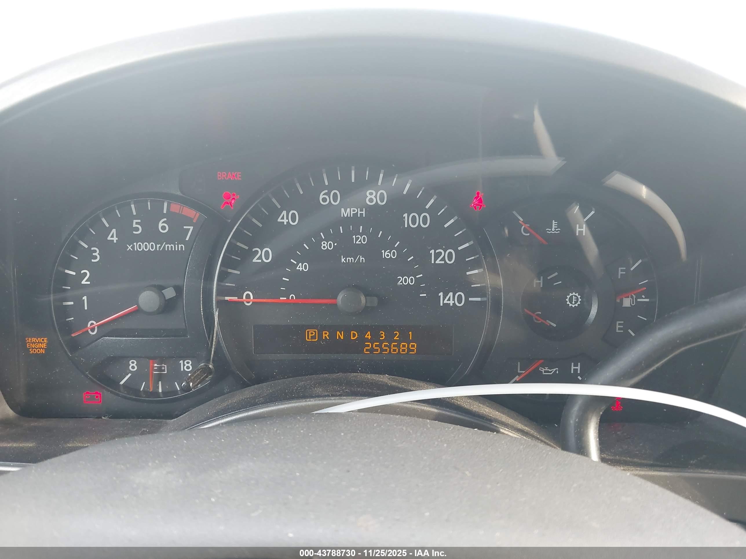 NISSAN TITAN image 7