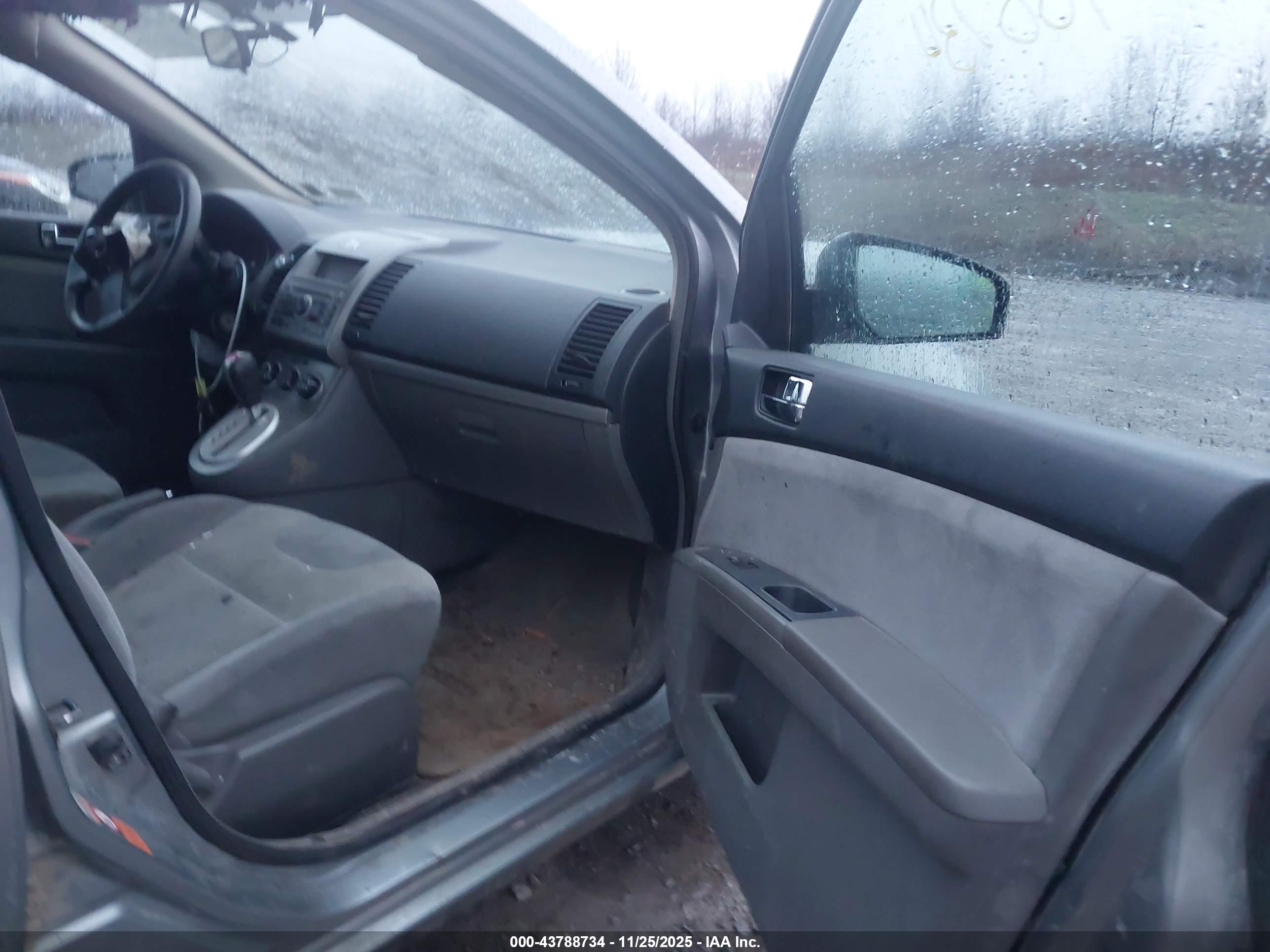 NISSAN SENTRA image 5