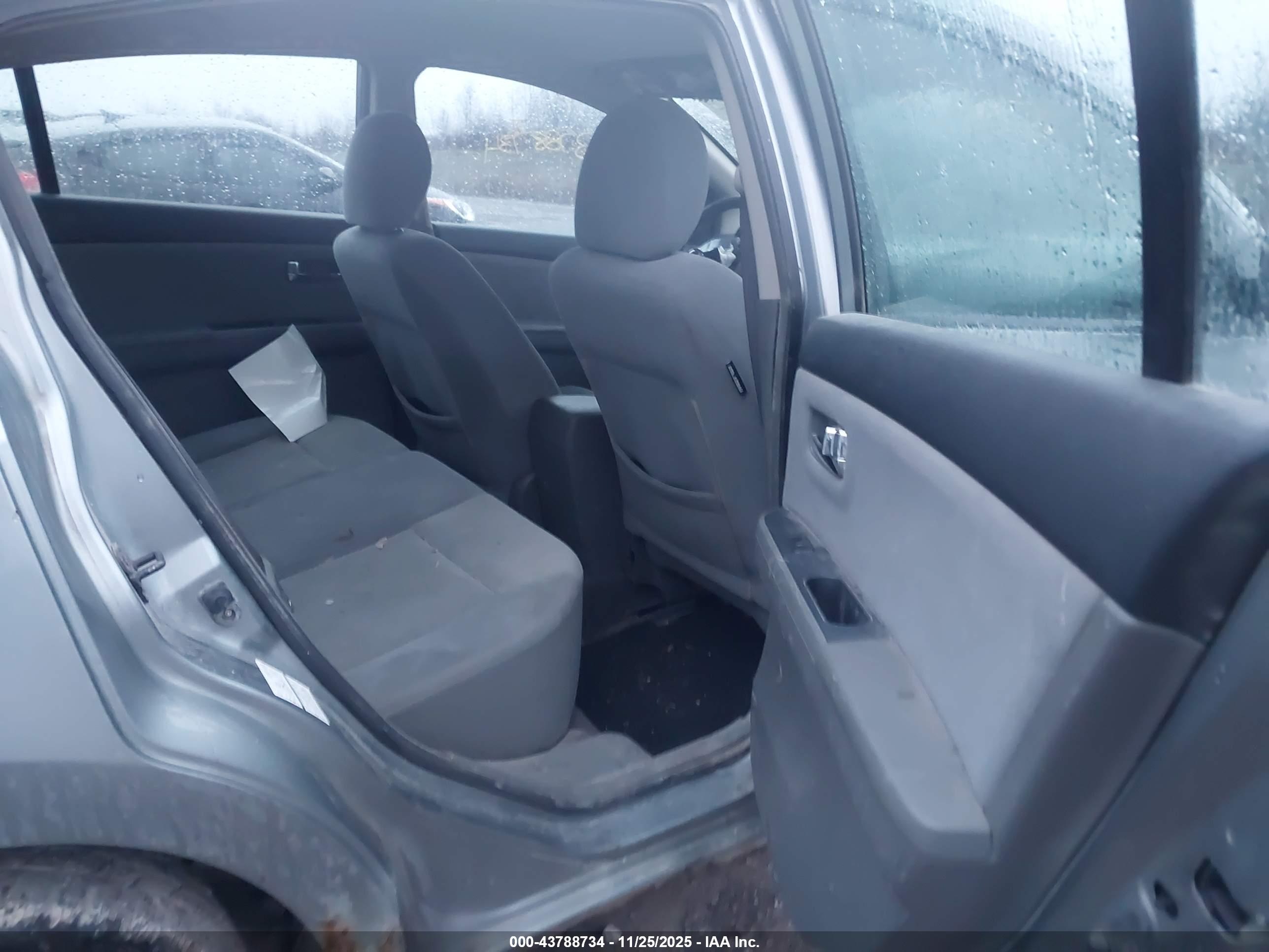 NISSAN SENTRA image 8