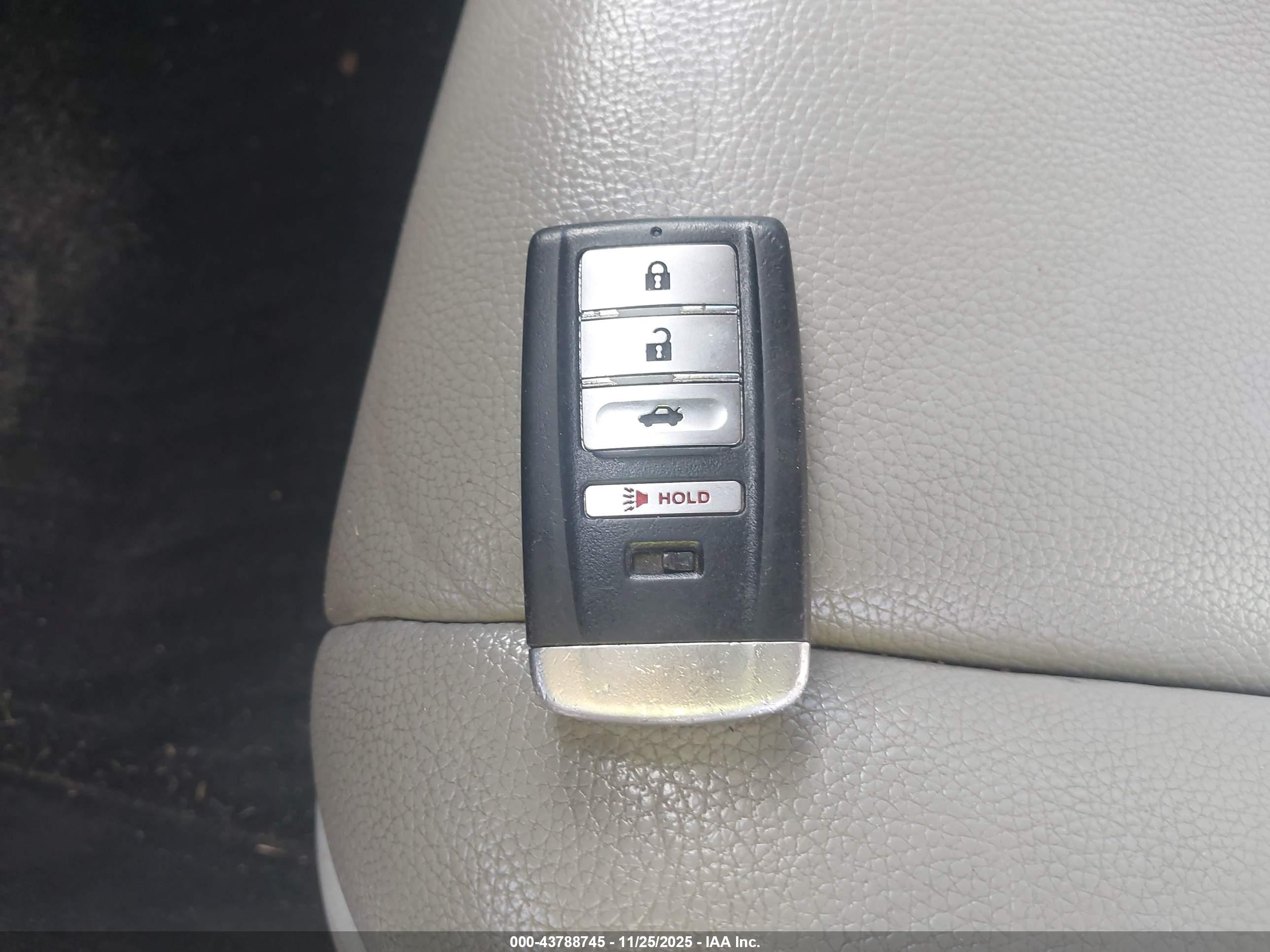 ACURA TLX image 11