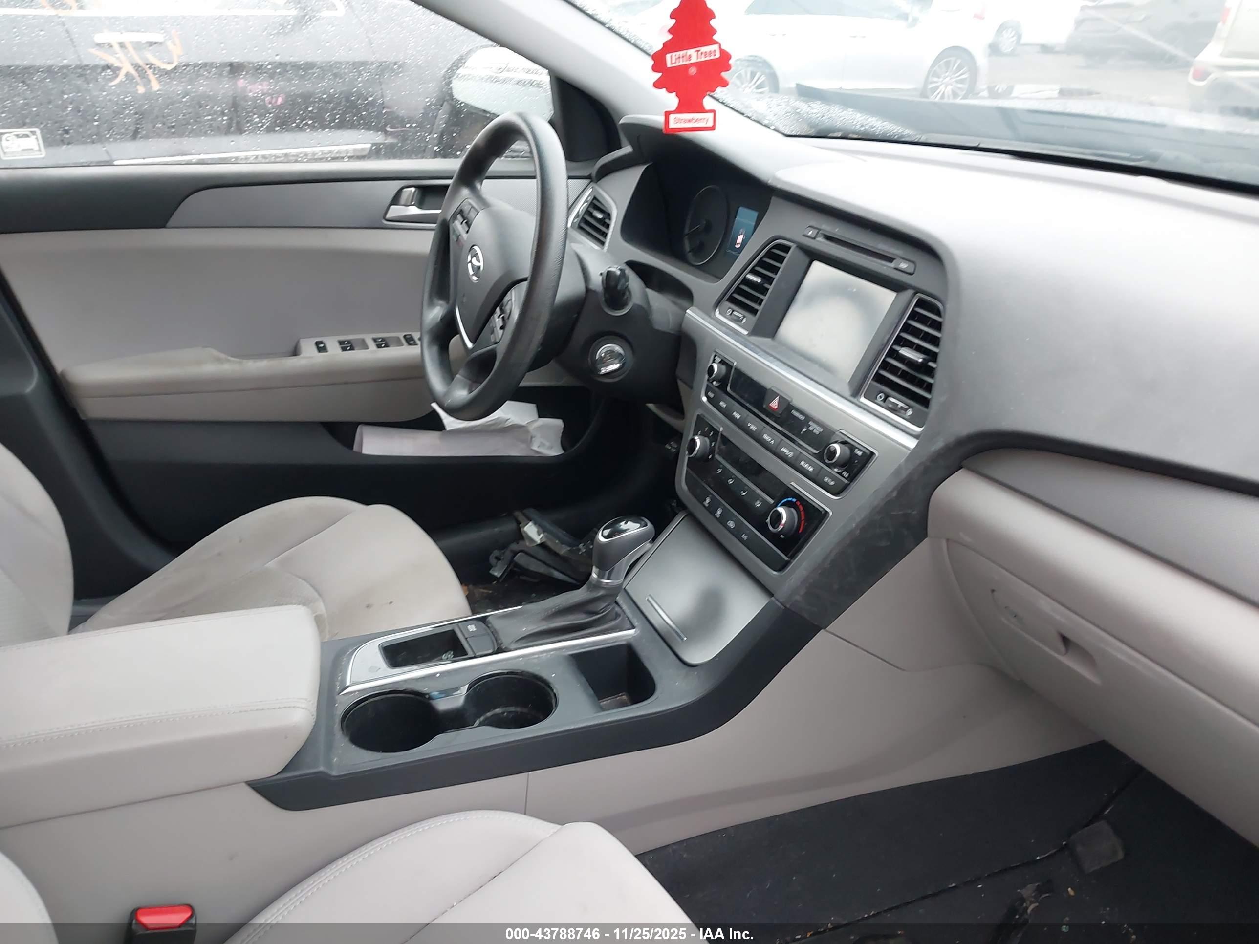 HYUNDAI SONATA image 5