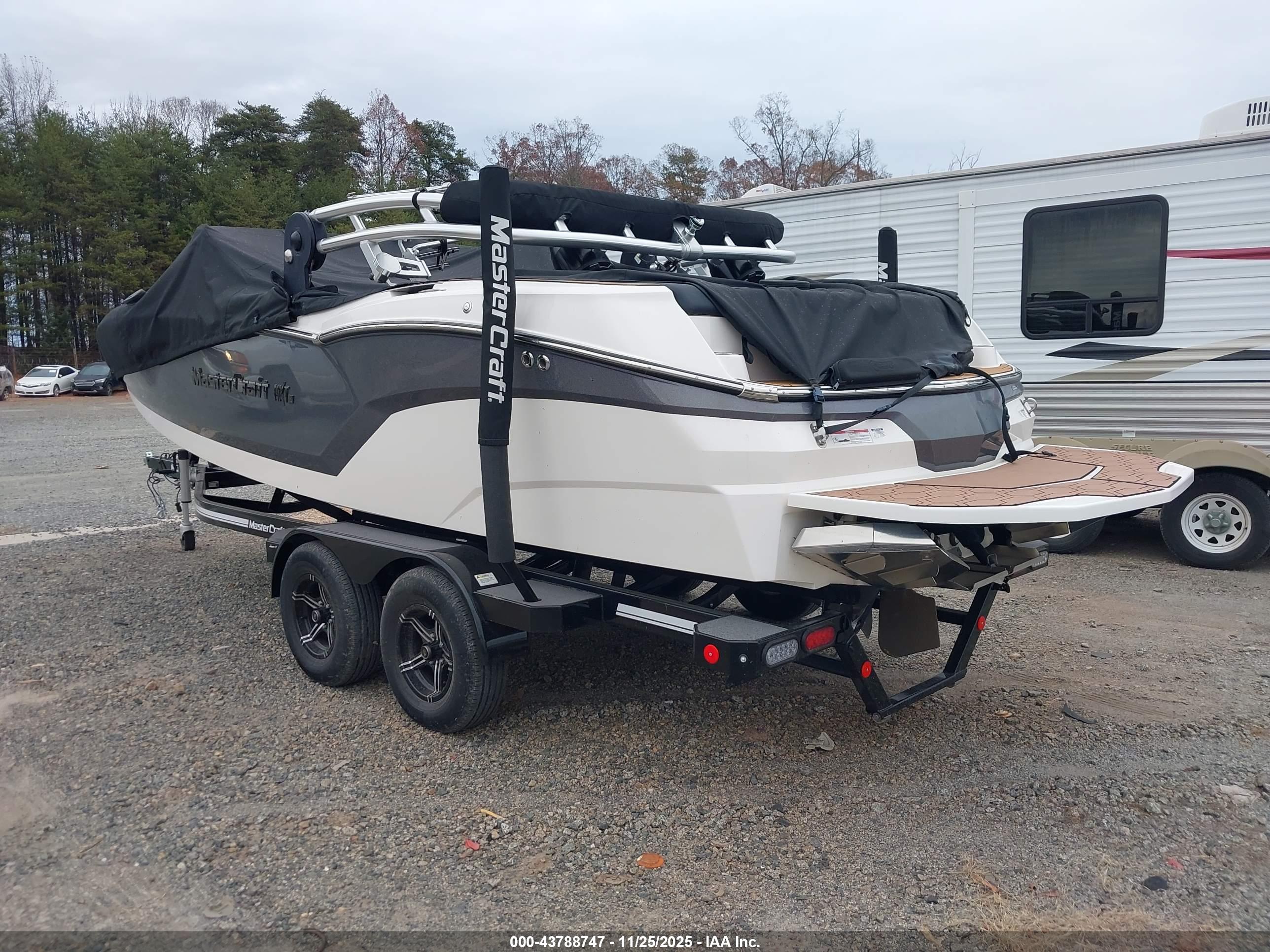 MASTERCRAFT BOAT image 3