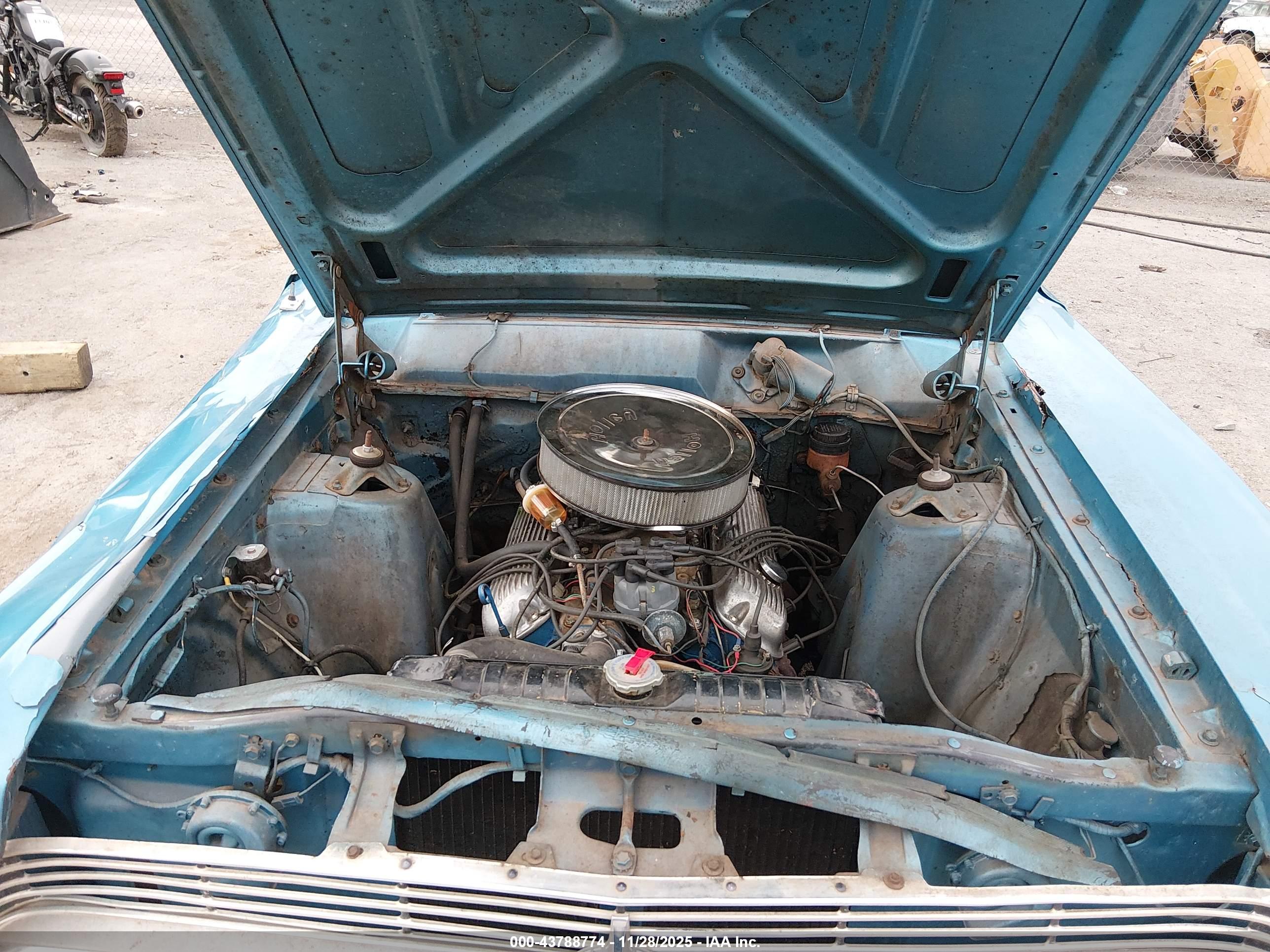 FORD FAIRLANE image 10
