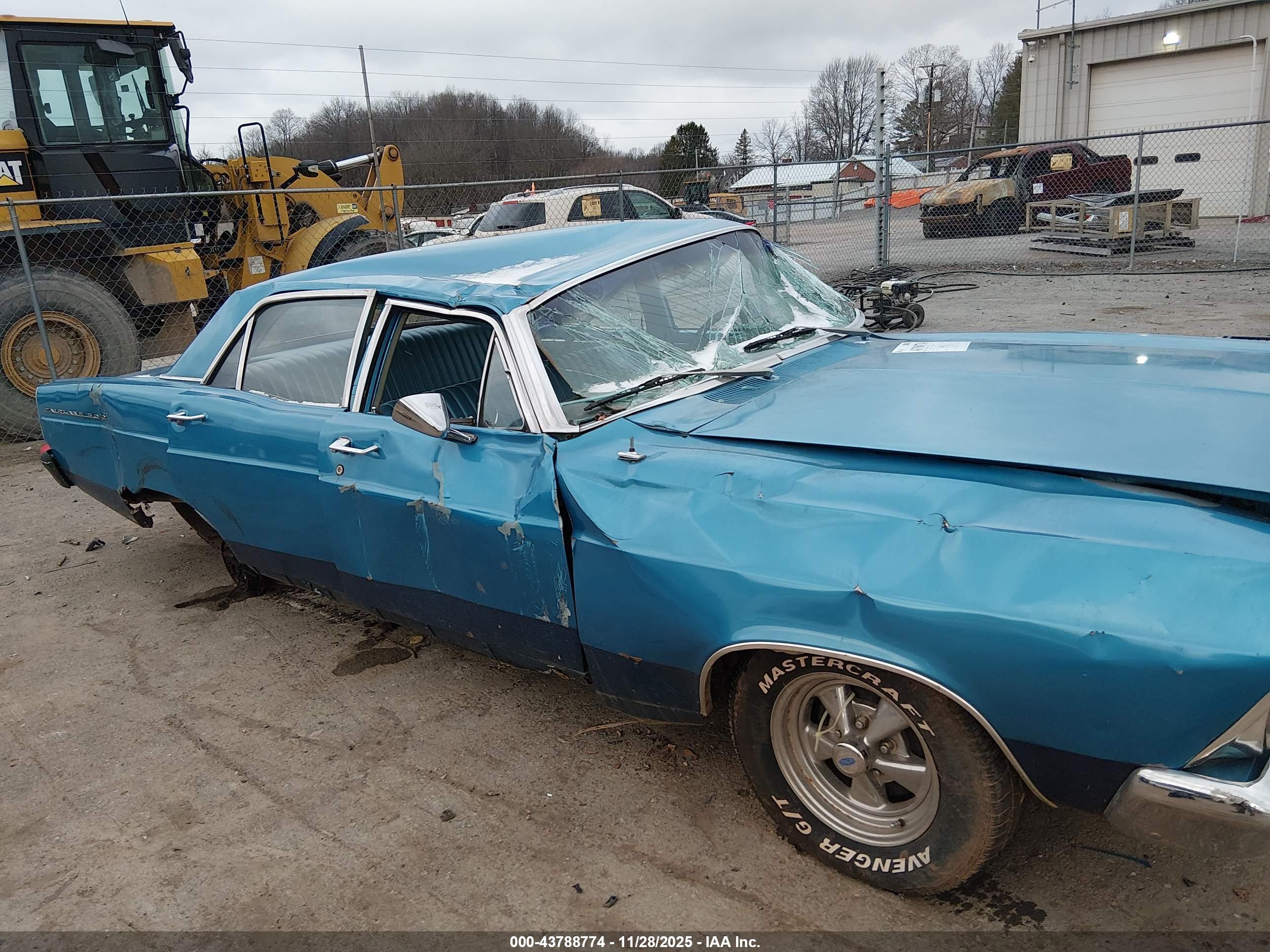 FORD FAIRLANE image 6