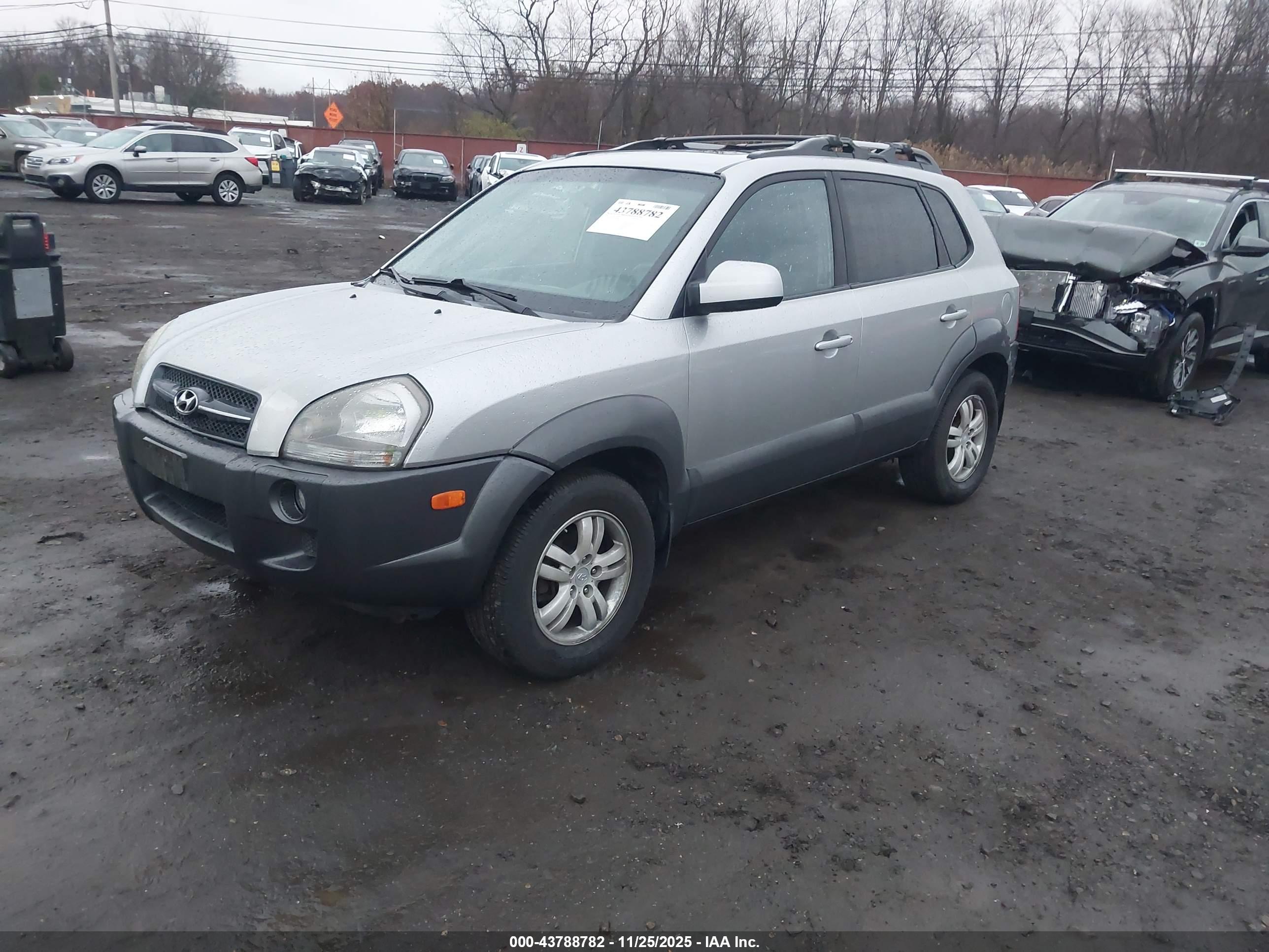 HYUNDAI TUCSON image 2