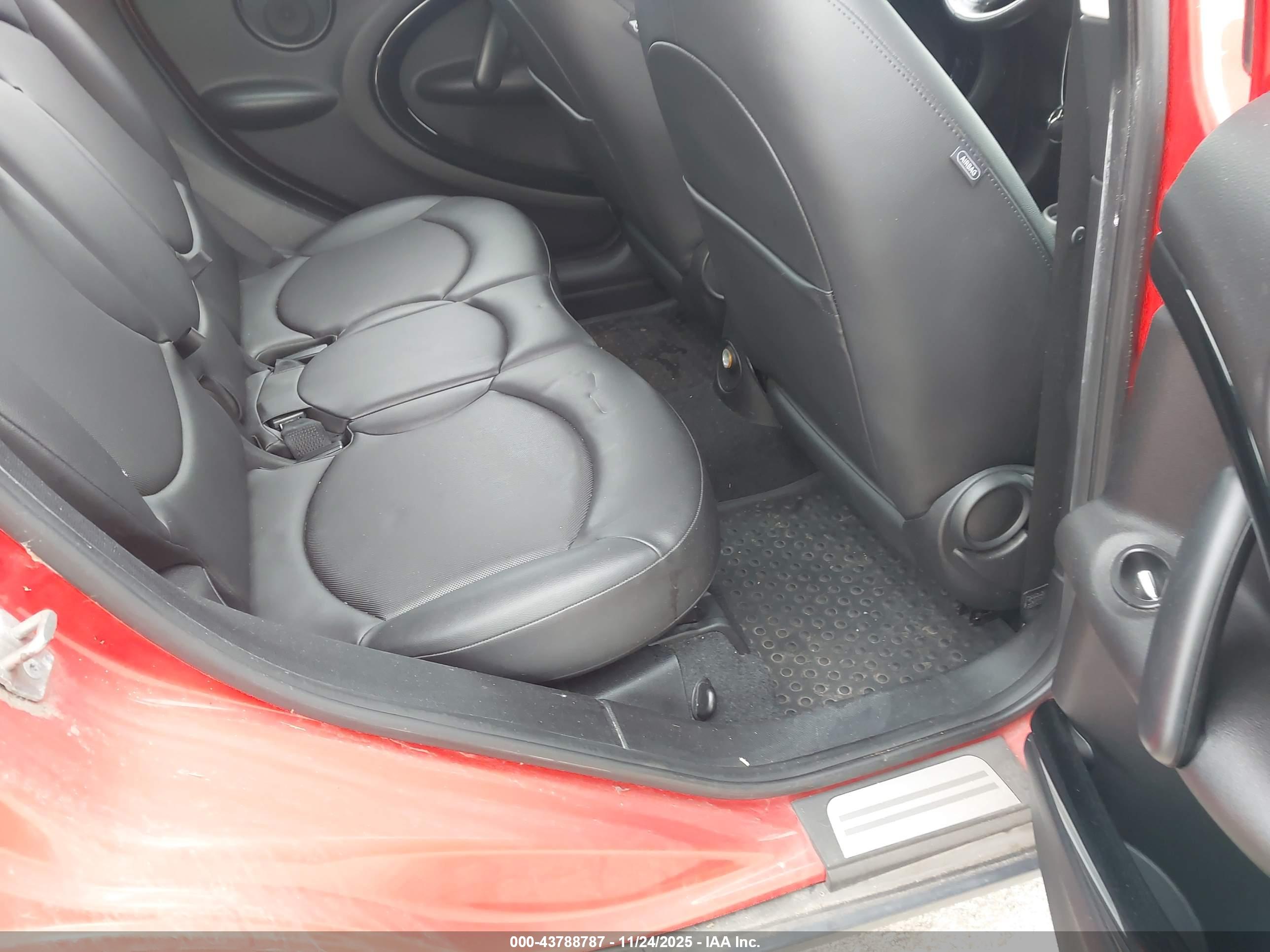 MINI COOPER image 8