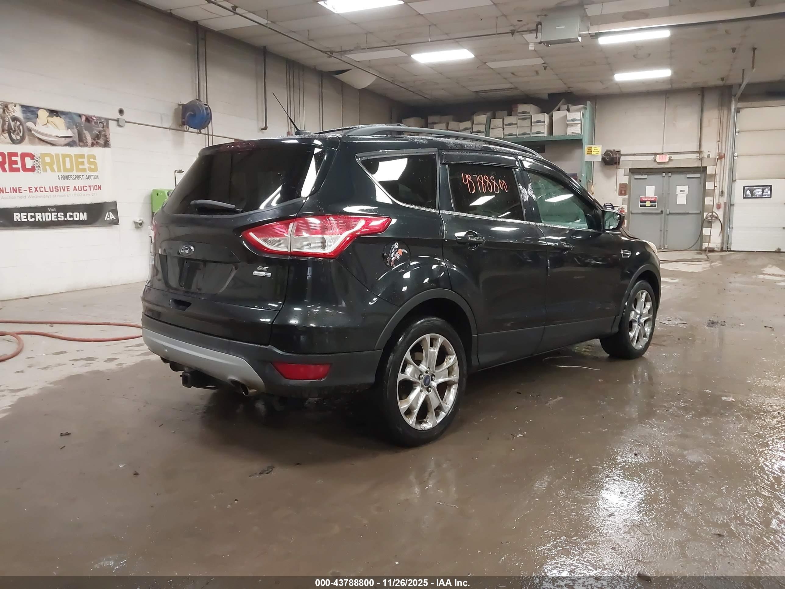 FORD ESCAPE image 4
