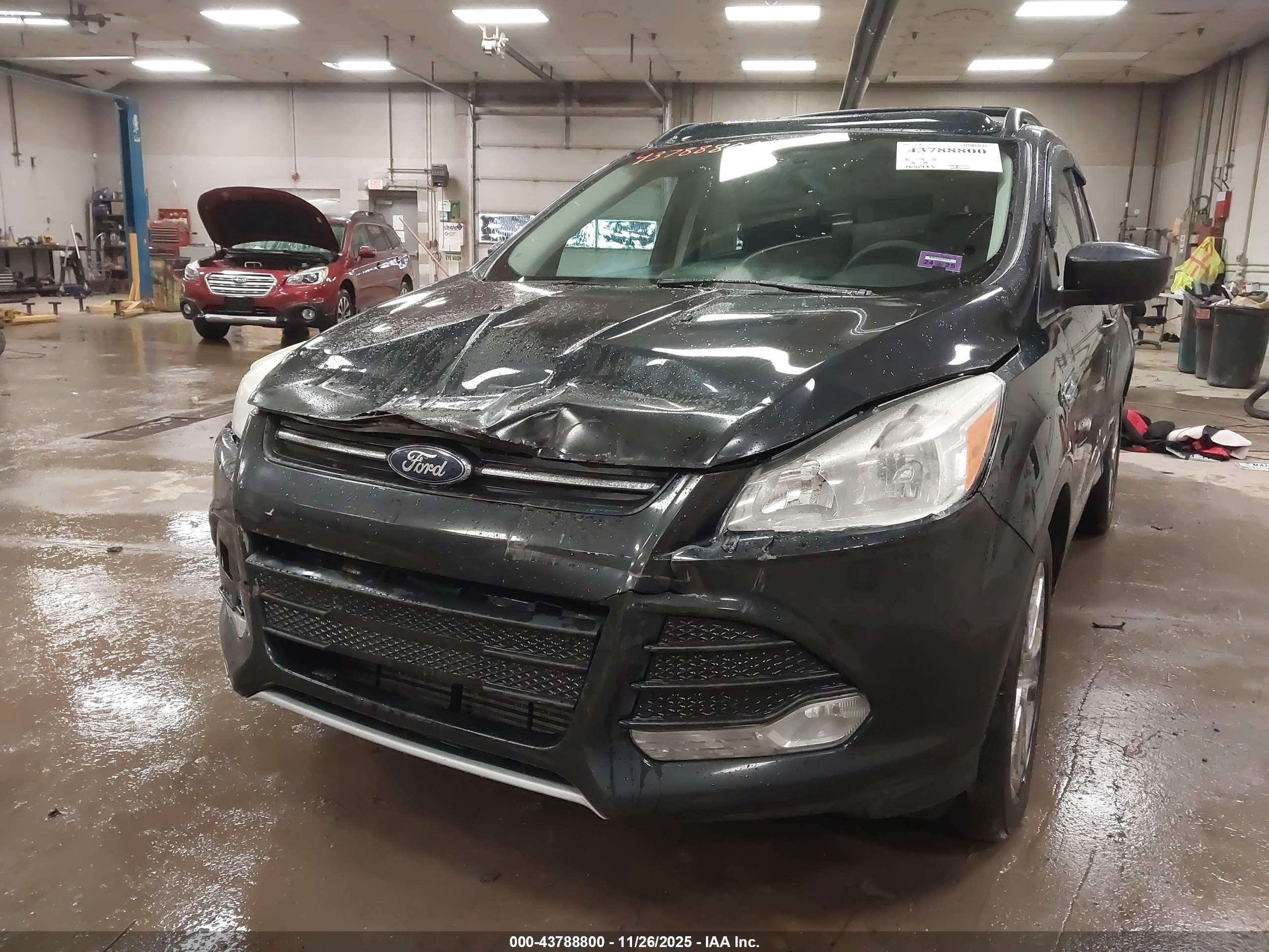 FORD ESCAPE image 6