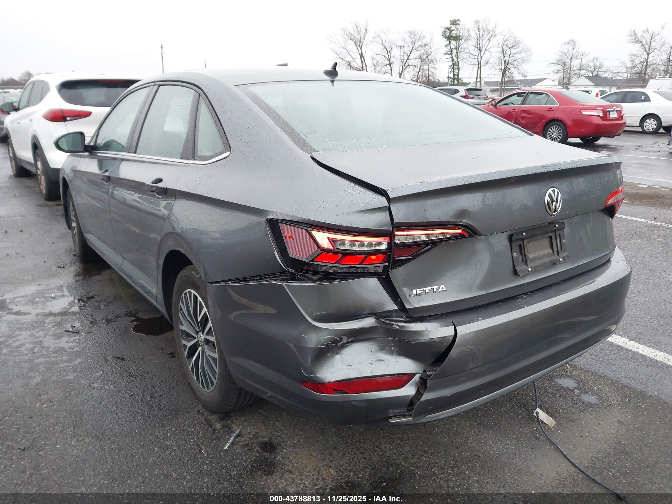 VOLKSWAGEN JETTA image 6