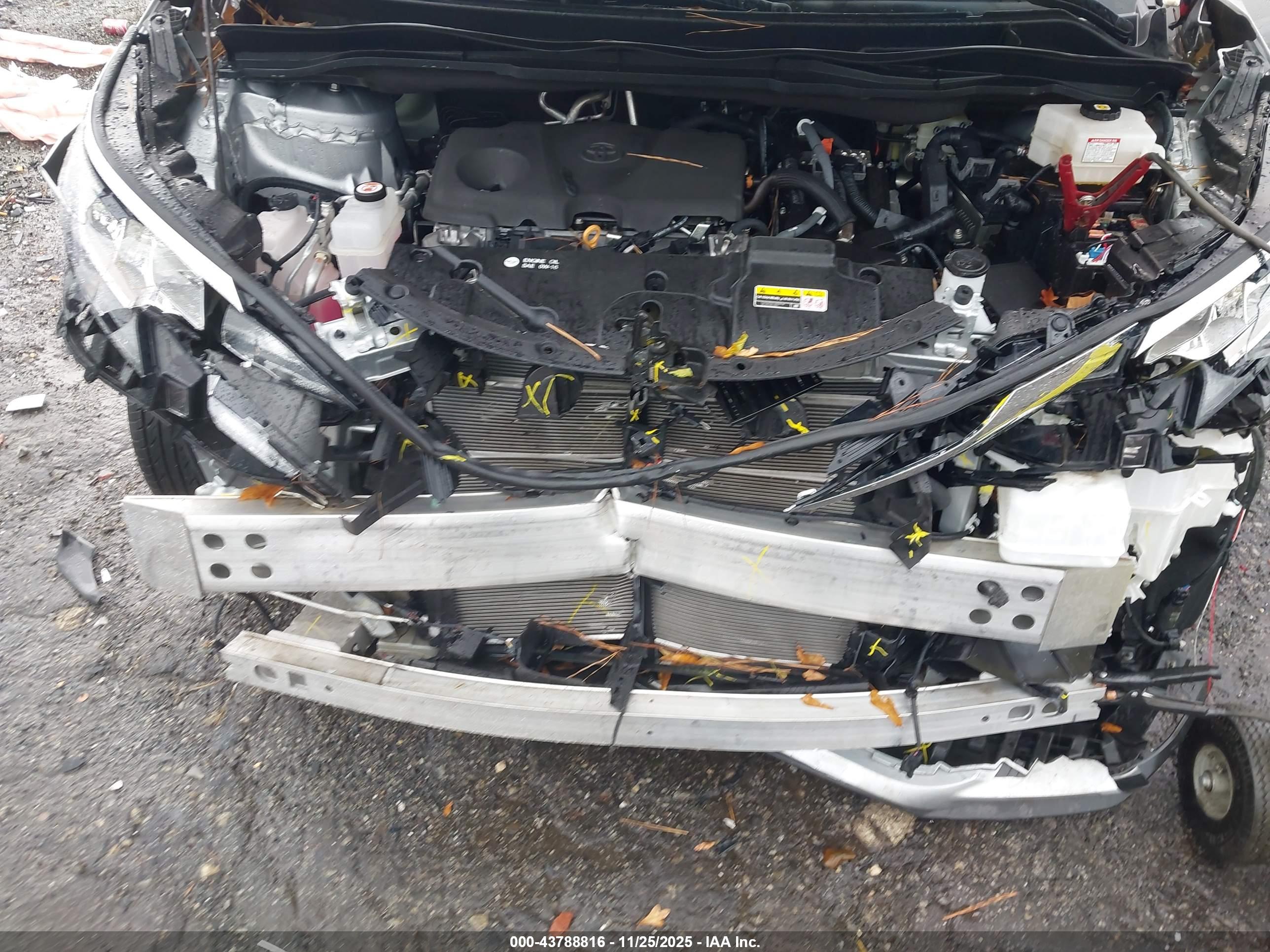 TOYOTA SIENNA image 10