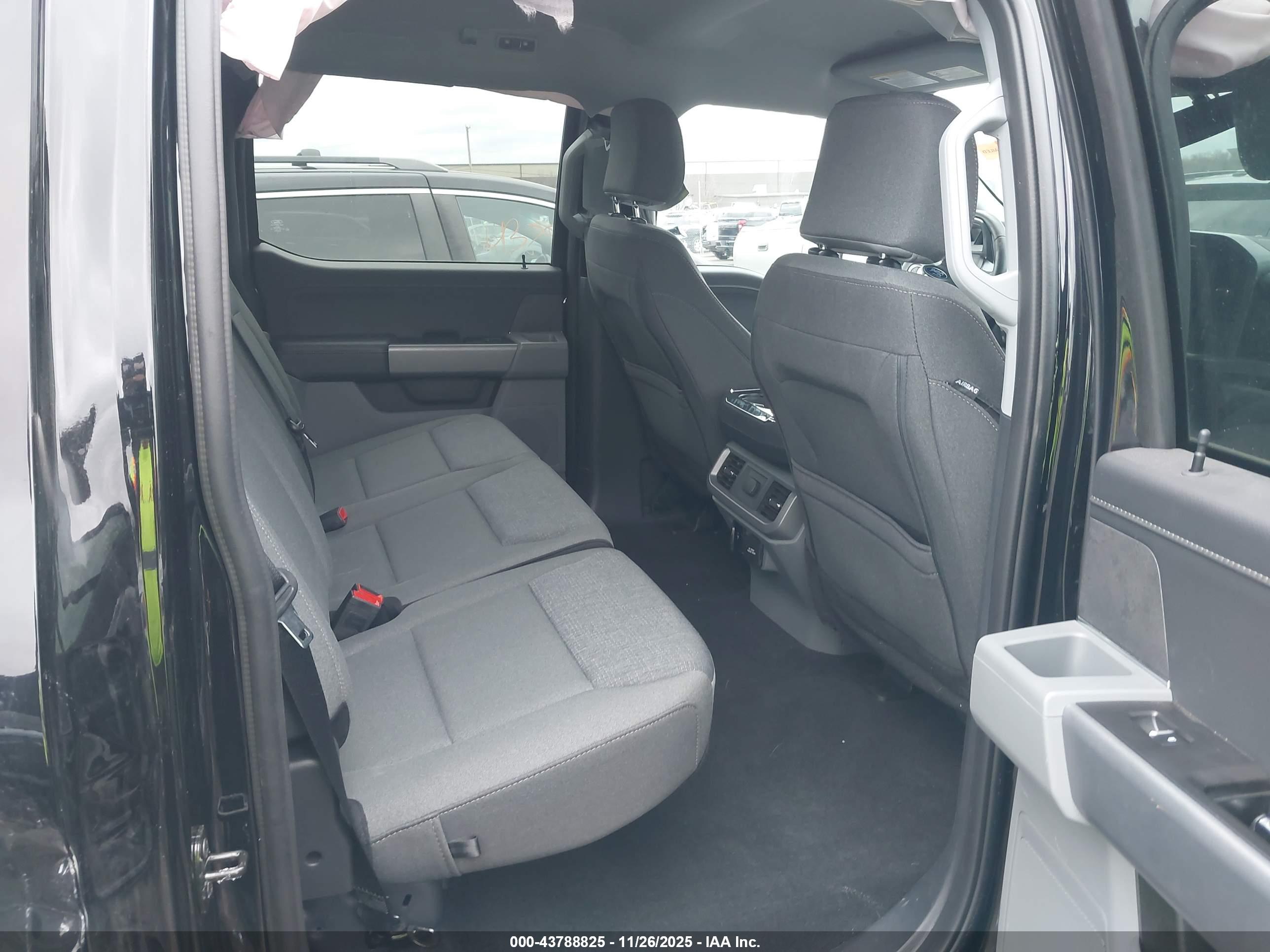 FORD F-150 image 8