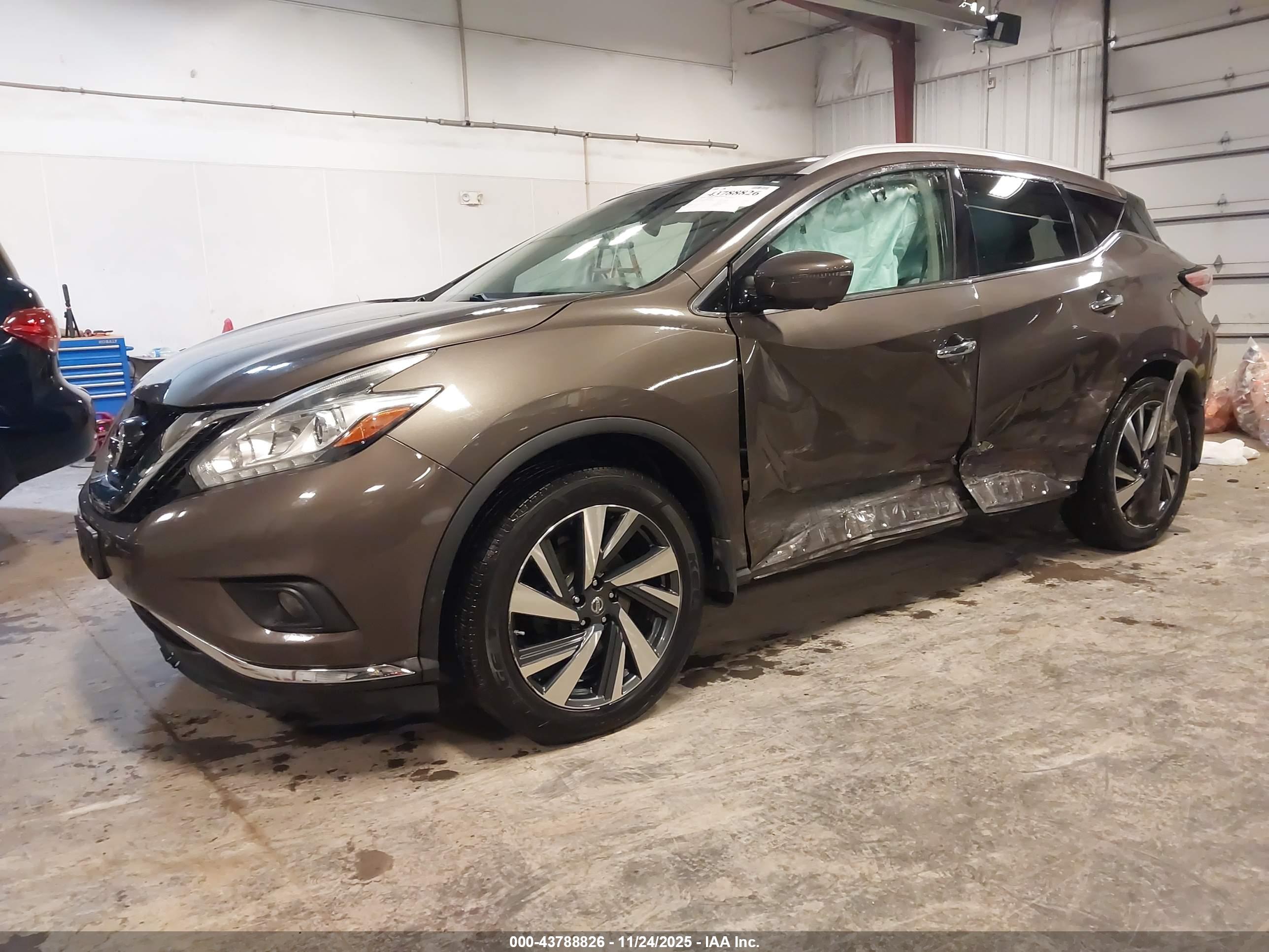 NISSAN MURANO image 2