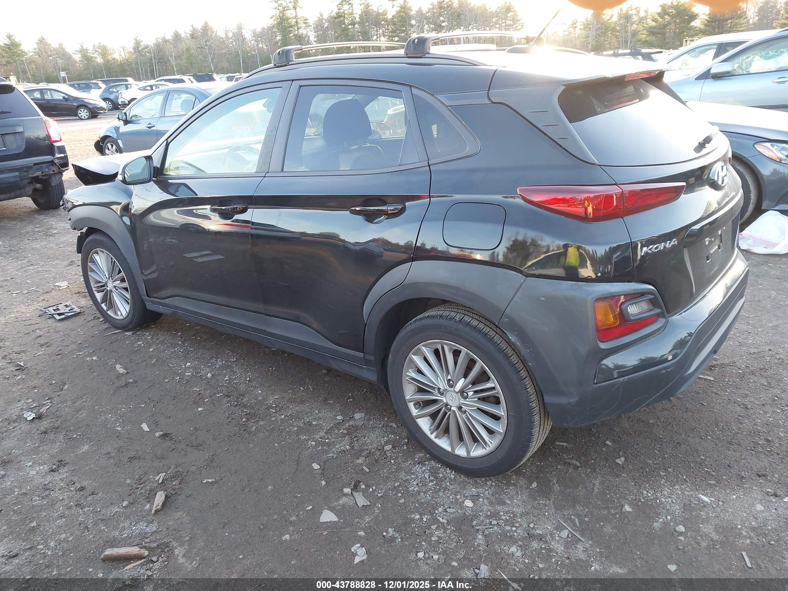 HYUNDAI KONA image 3