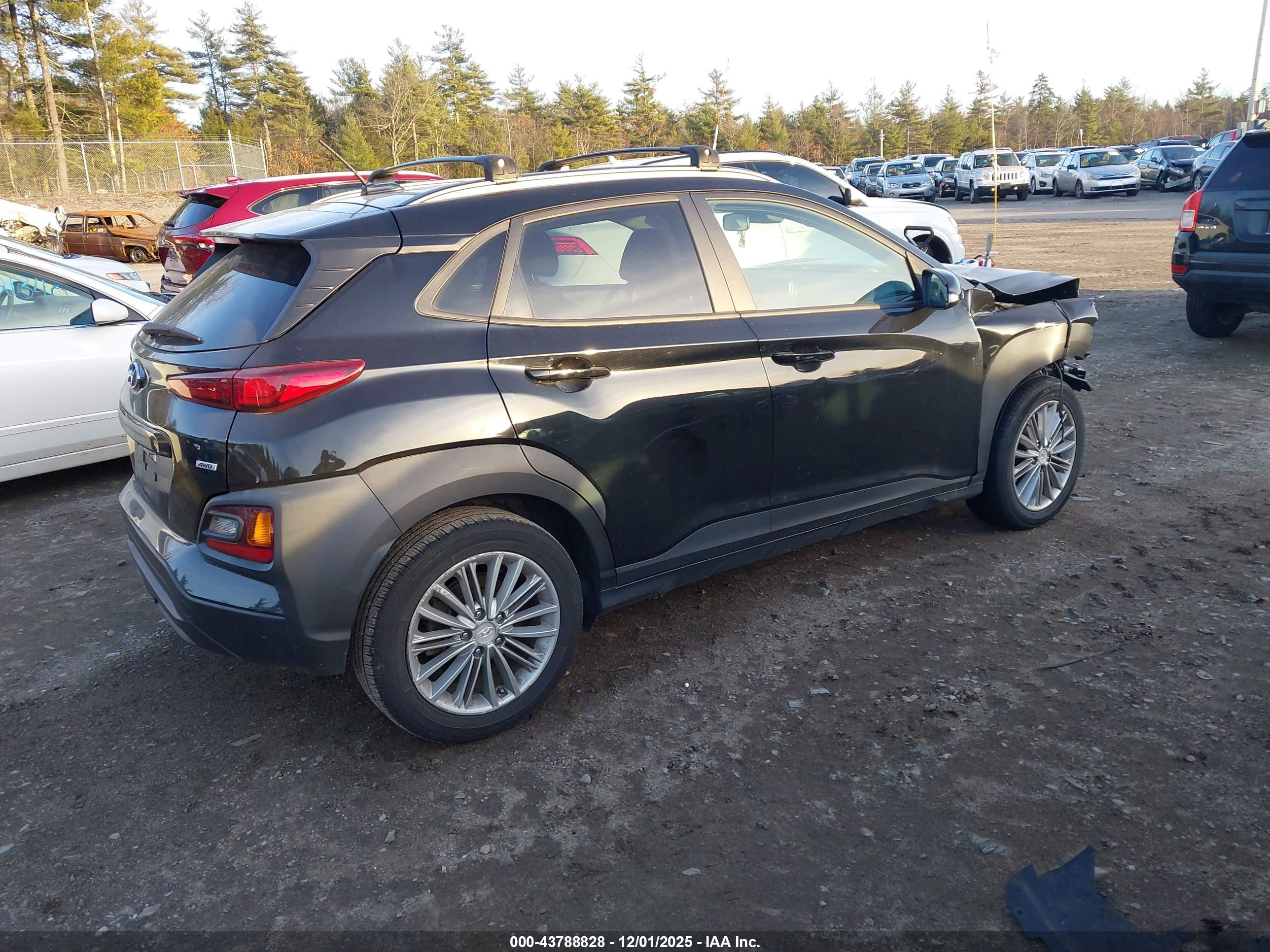 HYUNDAI KONA image 4