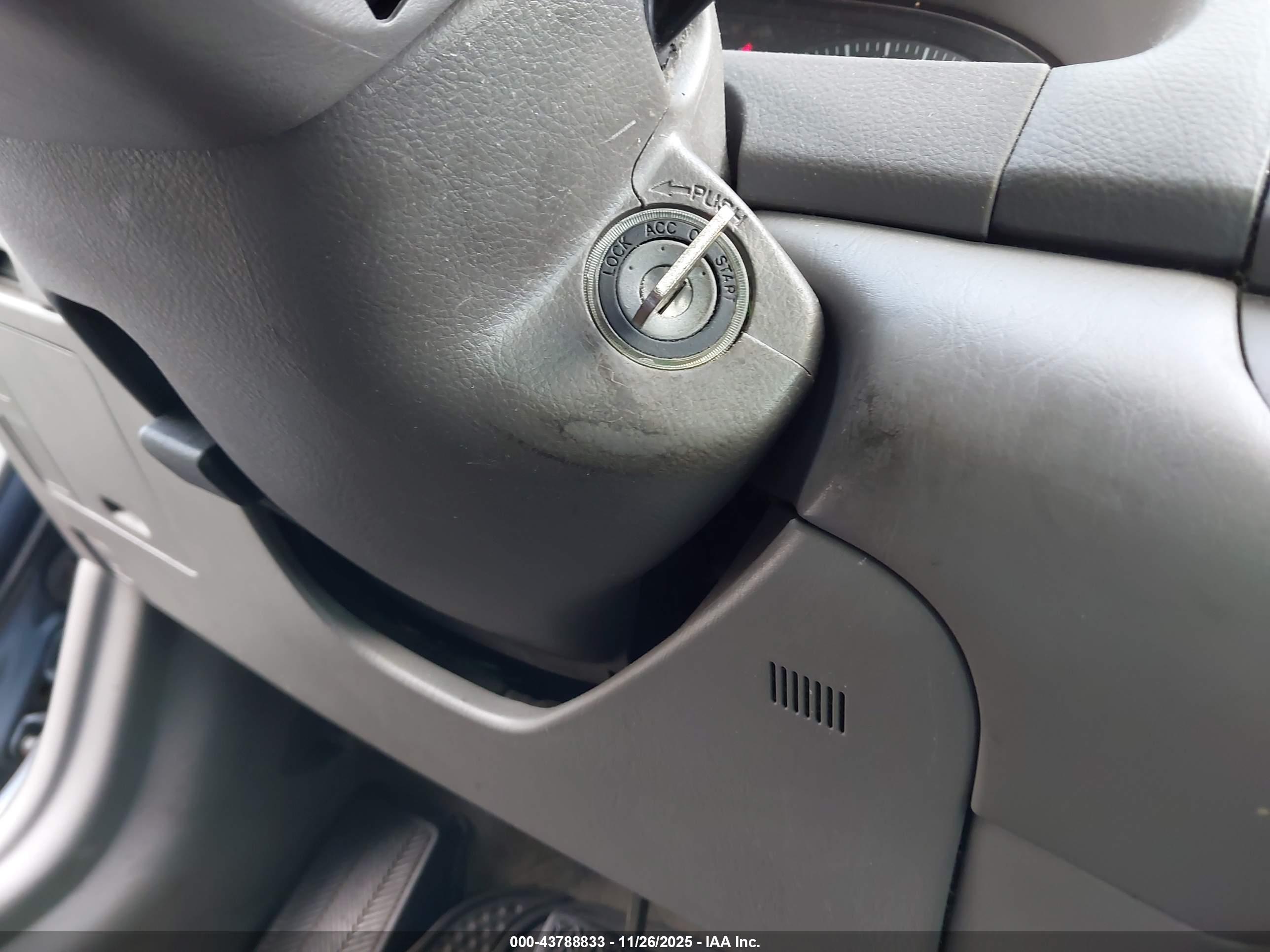 TOYOTA CAMRY image 11