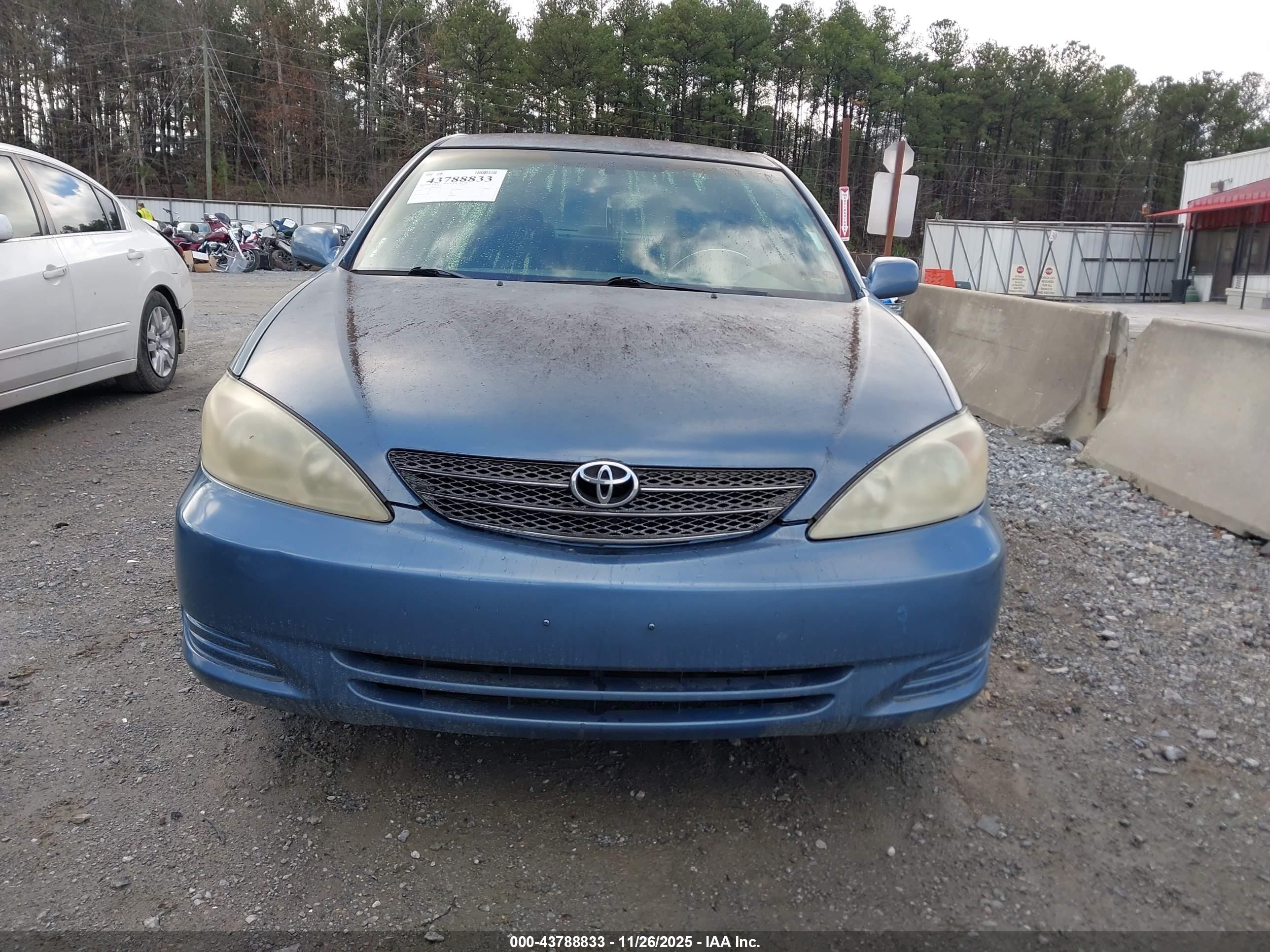 TOYOTA CAMRY image 6
