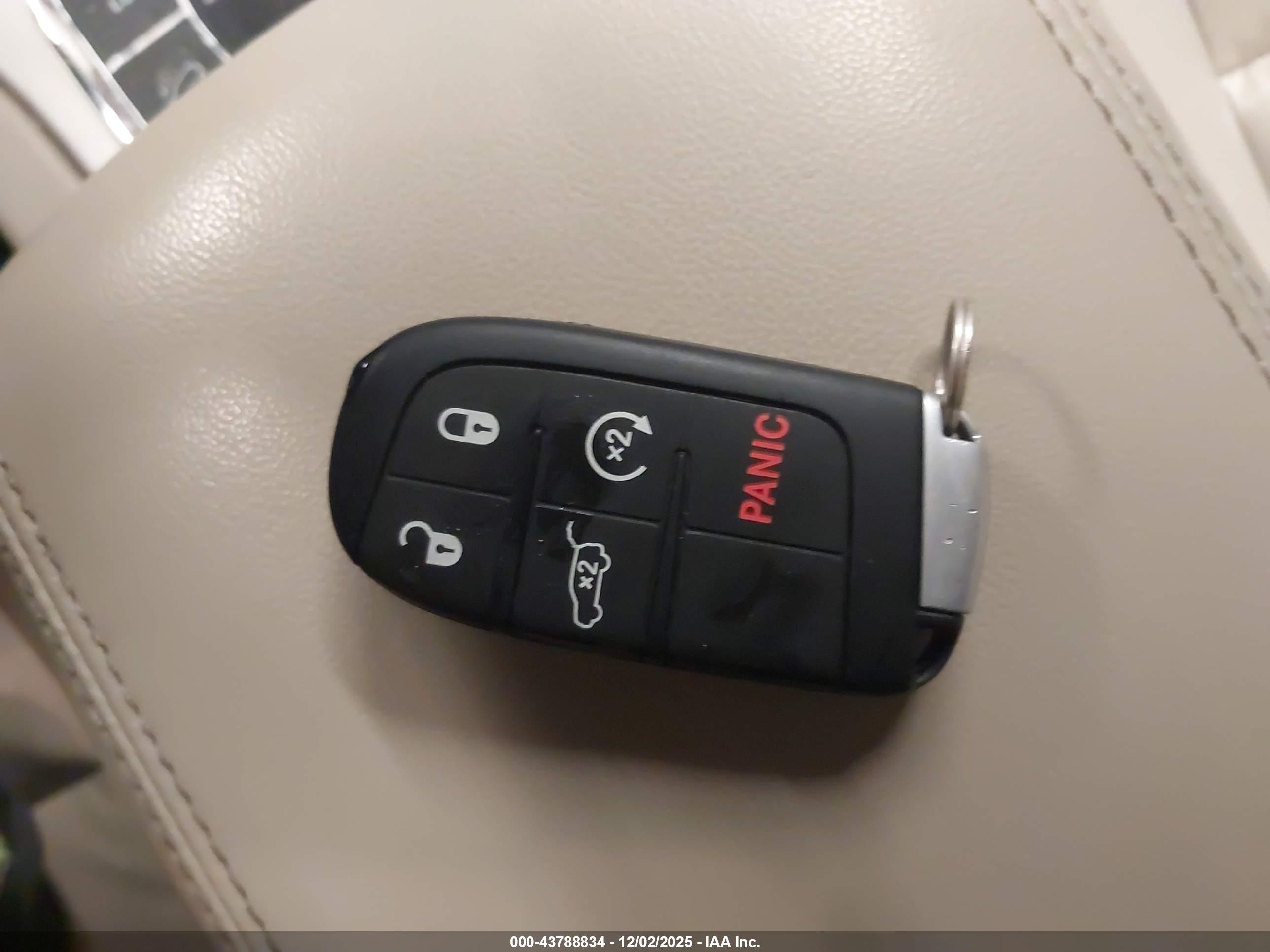 JEEP GRAND image 11
