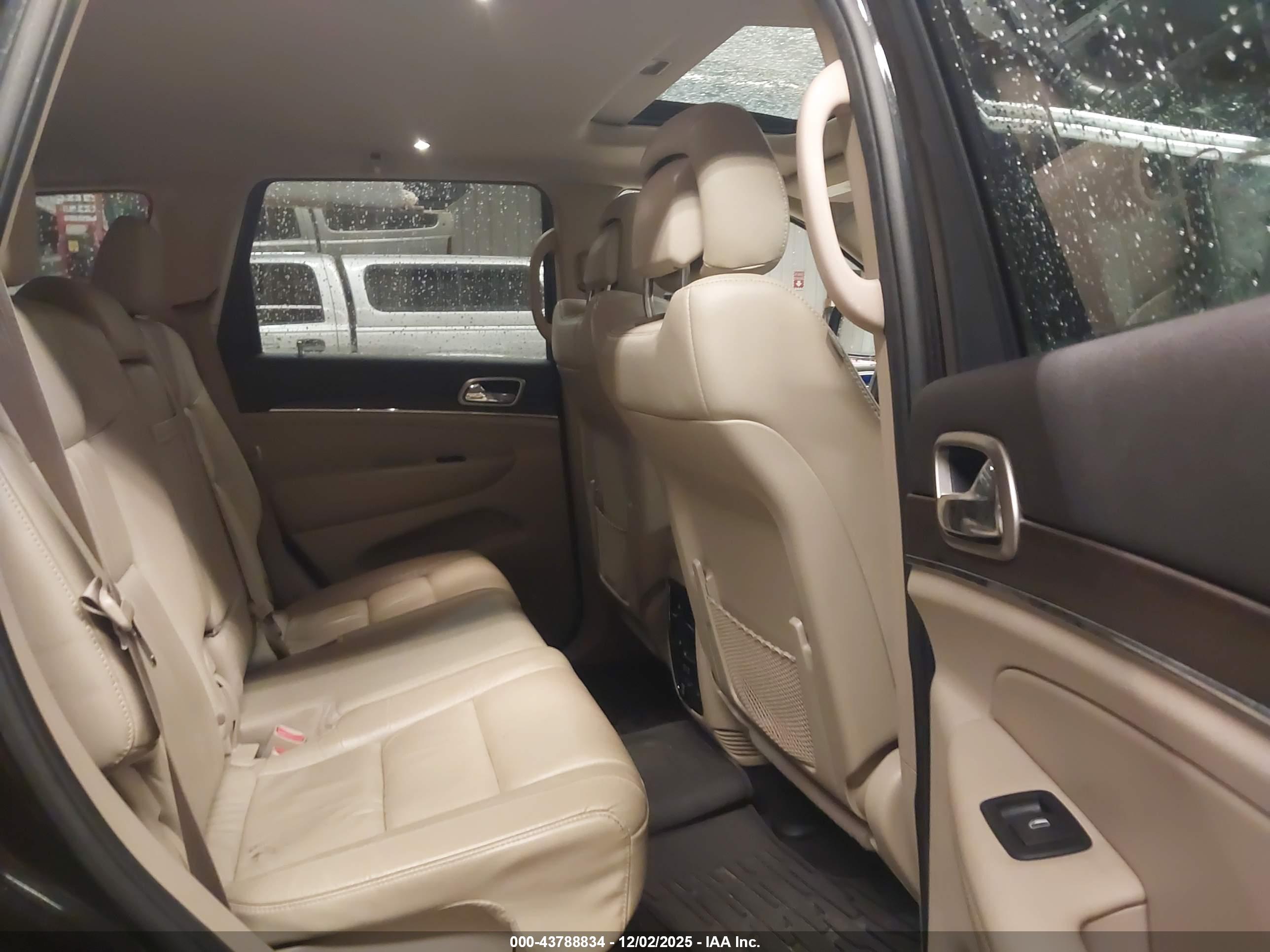 JEEP GRAND image 8