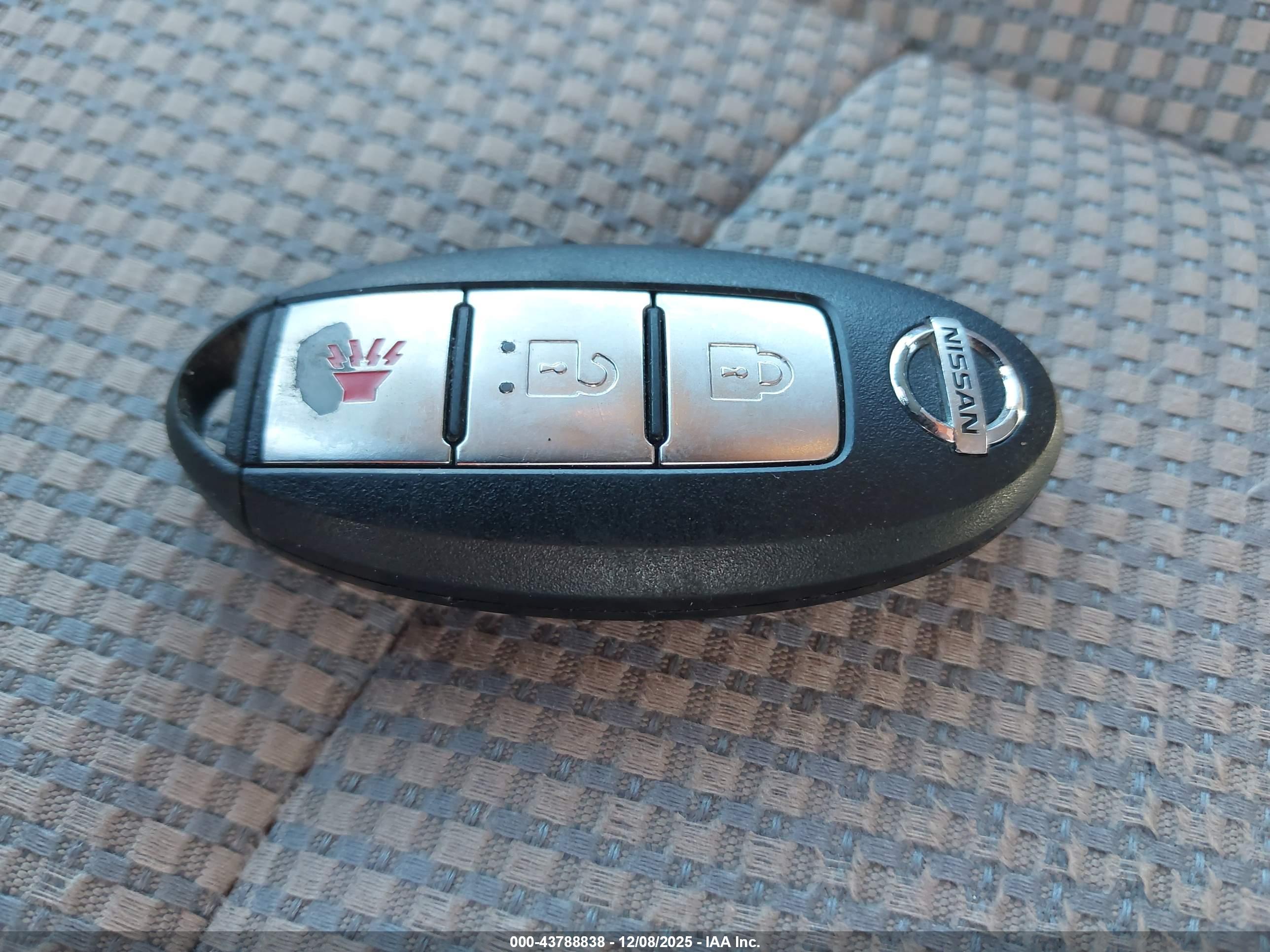 NISSAN ROGUE image 11