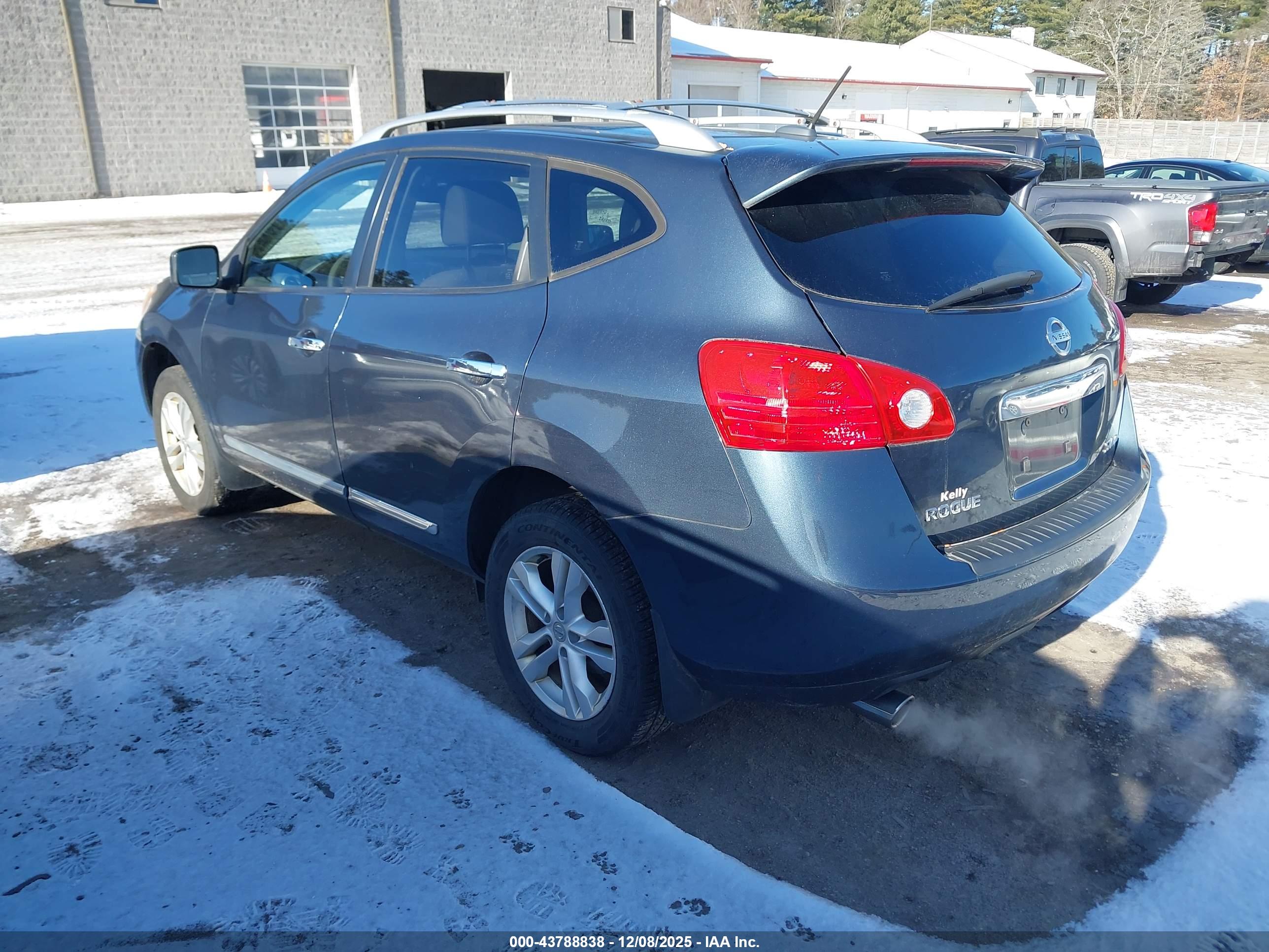 NISSAN ROGUE image 3