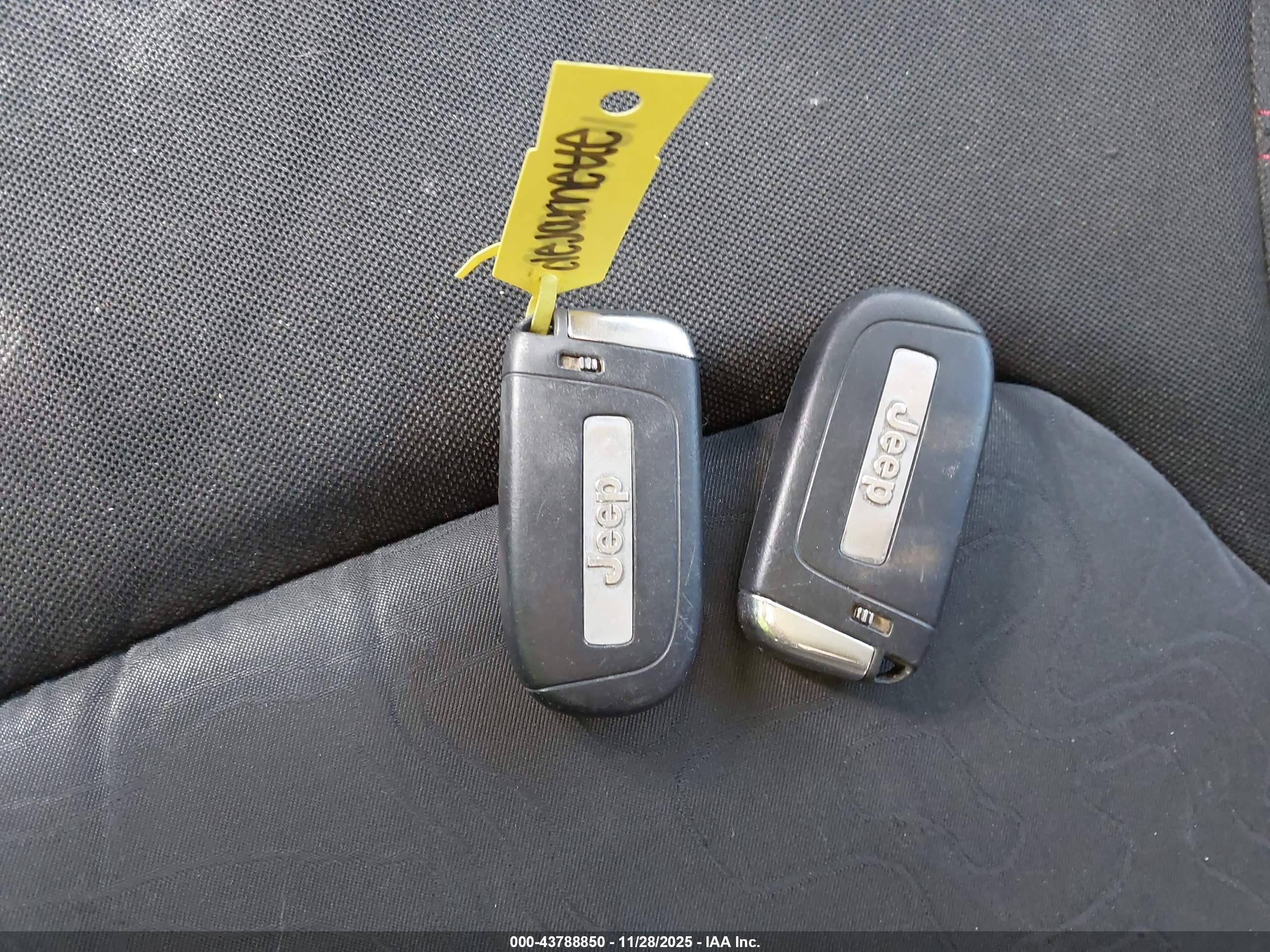JEEP RENEGADE image 11