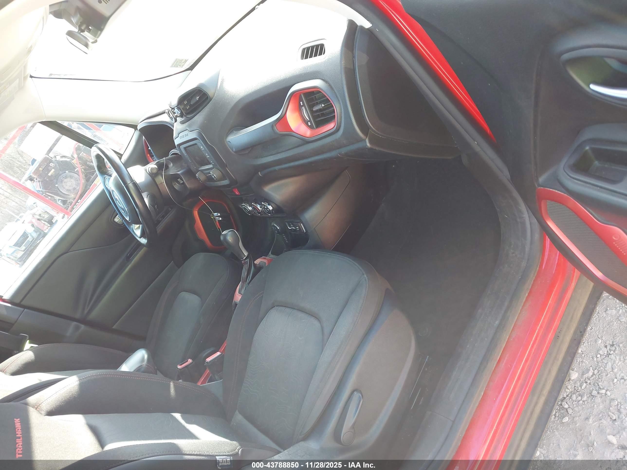 JEEP RENEGADE image 5